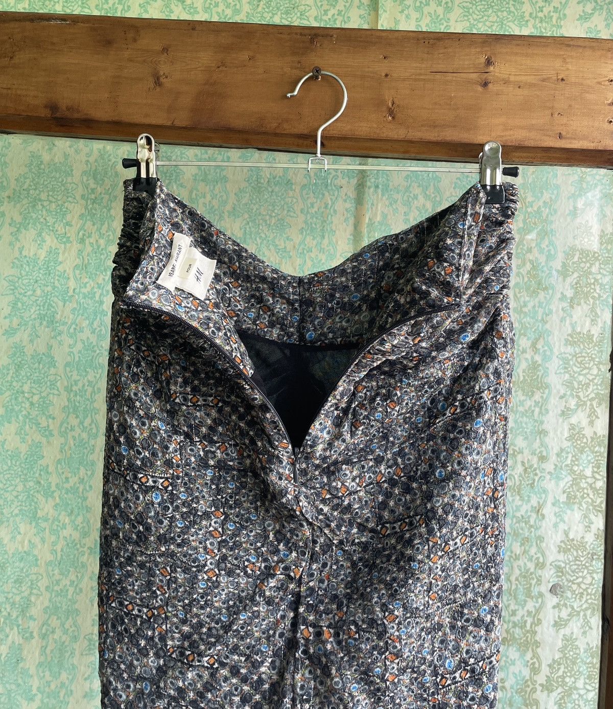 H&M × Isabel Marant Isabel Marant x H&M Silk Skirt Jewel Tones On Black Pattern Size 30" / US 8 / IT 44 - 8 Thumbnail
