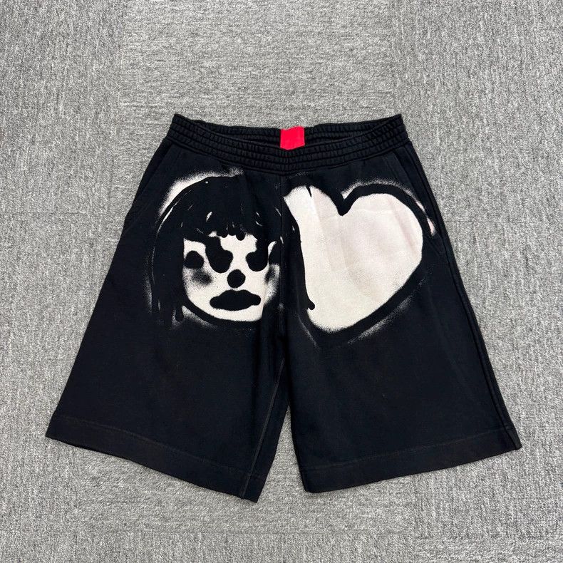 Givenchy Givenchy SizeL Graffiti Doll Heart Short Pants Size US 30 / EU 46 - 1 Thumbnail