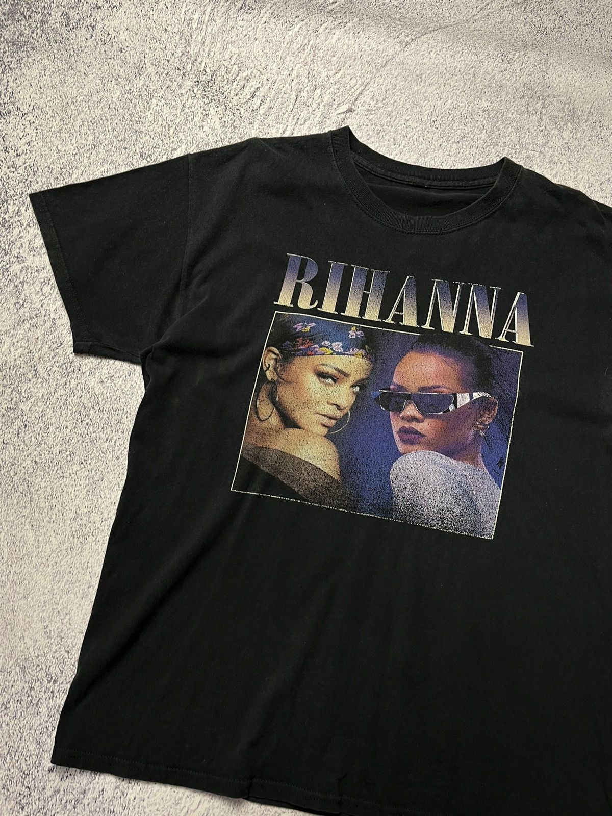 Band Tees Rihanna Vintage big logo Gildan band tee shirt Size US M / EU 48-50 / 2 - 4 Thumbnail