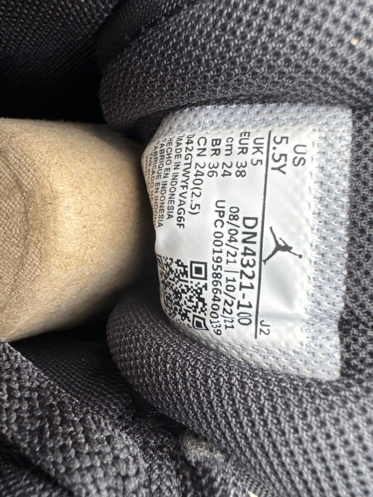 Jordan Brand Jordan 1 diamond Shorts mids GS Size US 5.5 / EU 38 - 3 Thumbnail