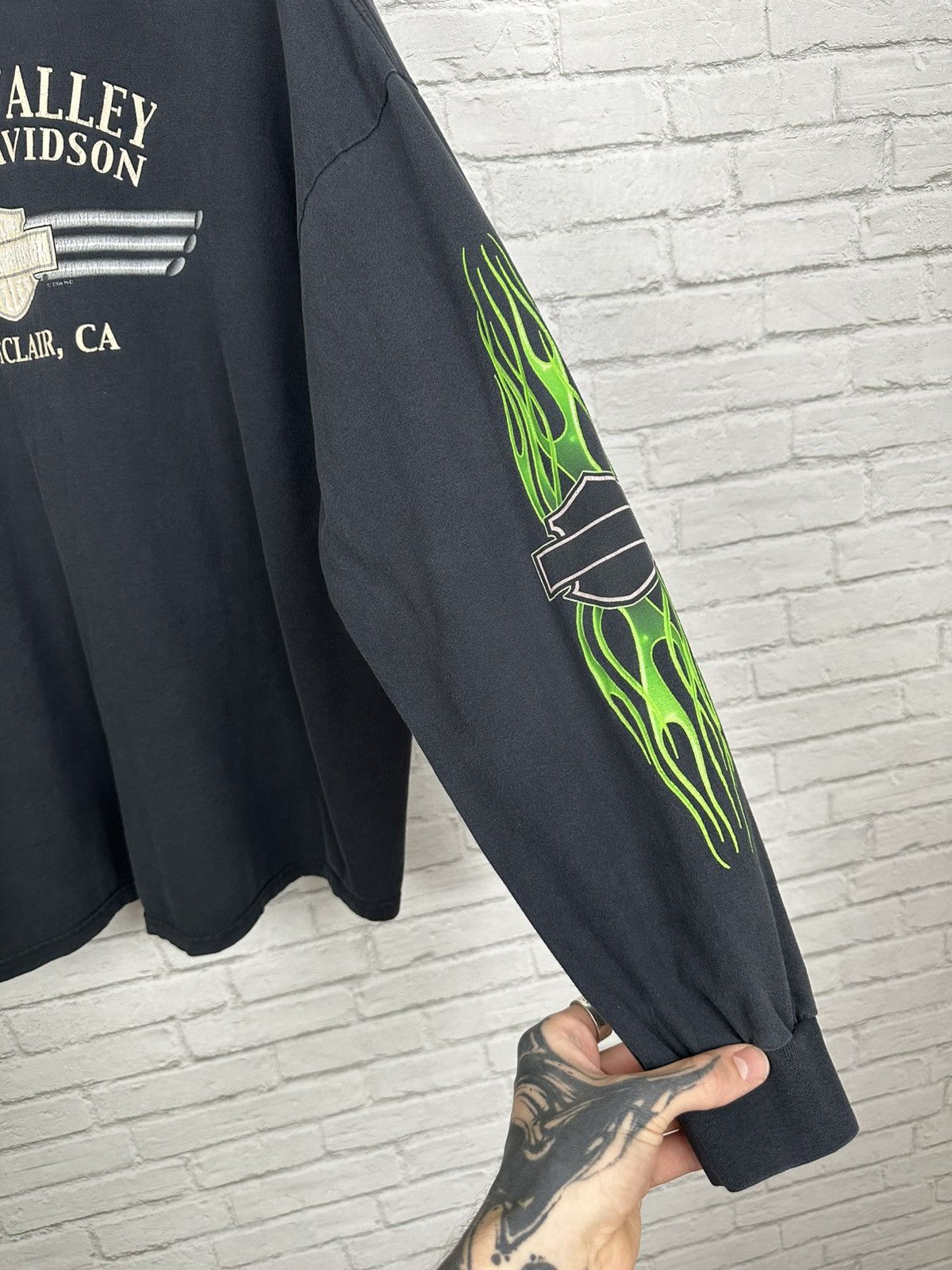 Harley Davidson (2XL) CRAZY BOXY GREEN FLAMES Harley Davidson Longsleeve Tee Size US XXL / EU 58 / 5 - 13 Thumbnail