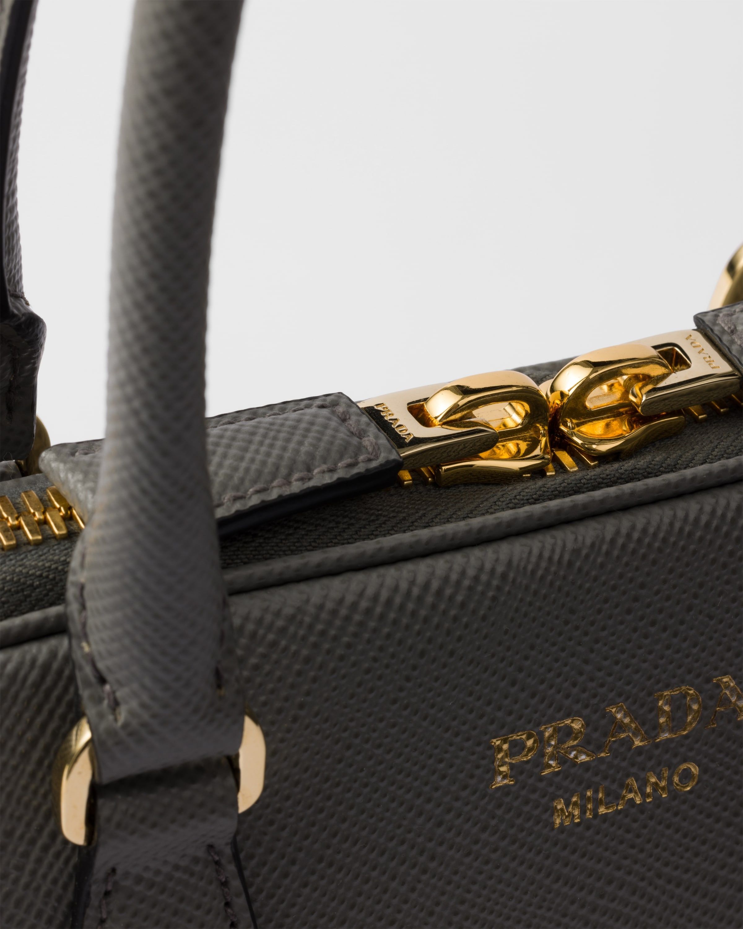 Prada o1la1rc1a0925 Size: OS / Medium Saffiano Leather Bag in Grey Size ONE SIZE - 6 Thumbnail