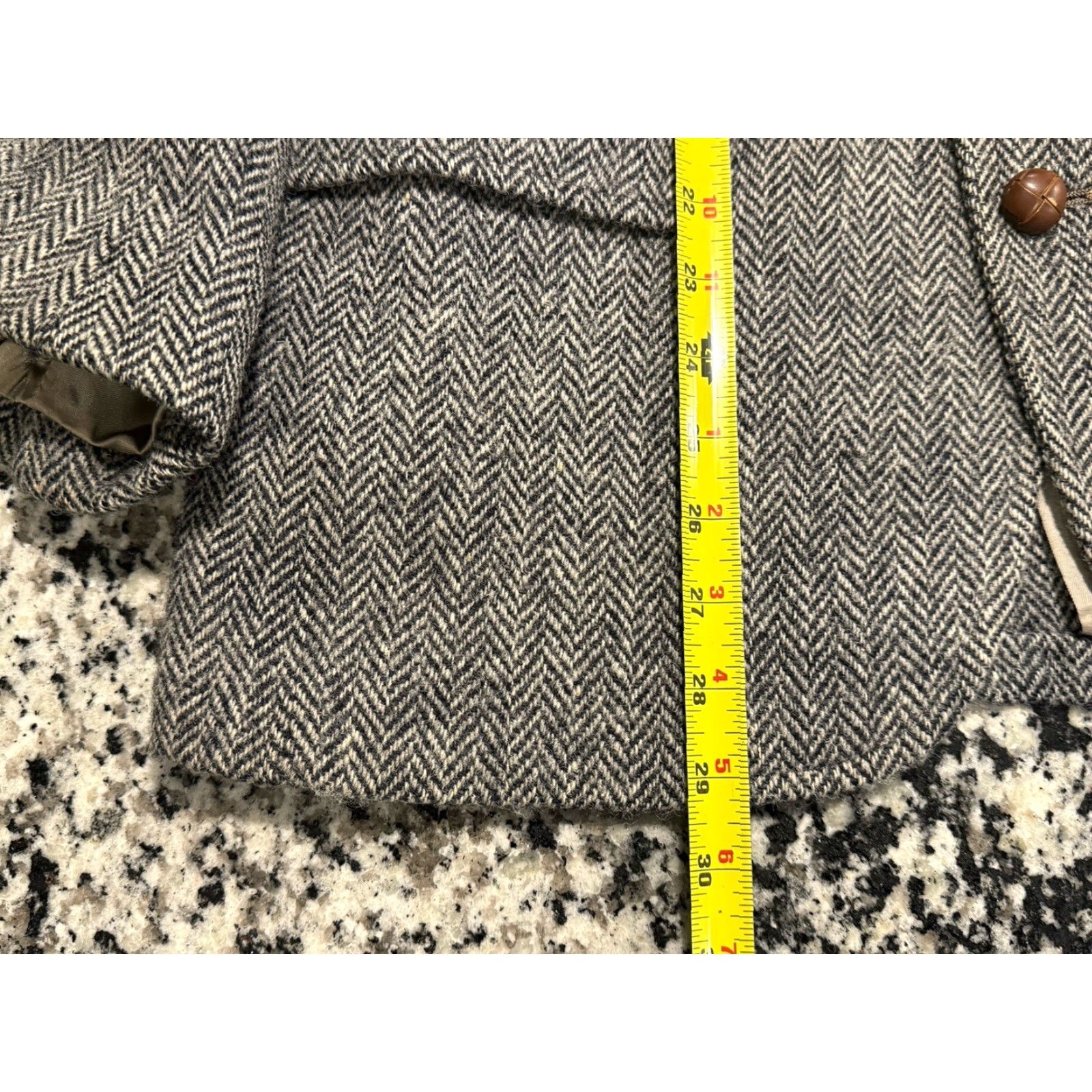 Harris Tweed VINTAGE Harris Tweed Blazer Gray Herringbone Wool USA Made Sz 41 Single-Breasted Two-Button Three-Button Sleeve Classic Sport Coat Men Size 42R - 5 Thumbnail