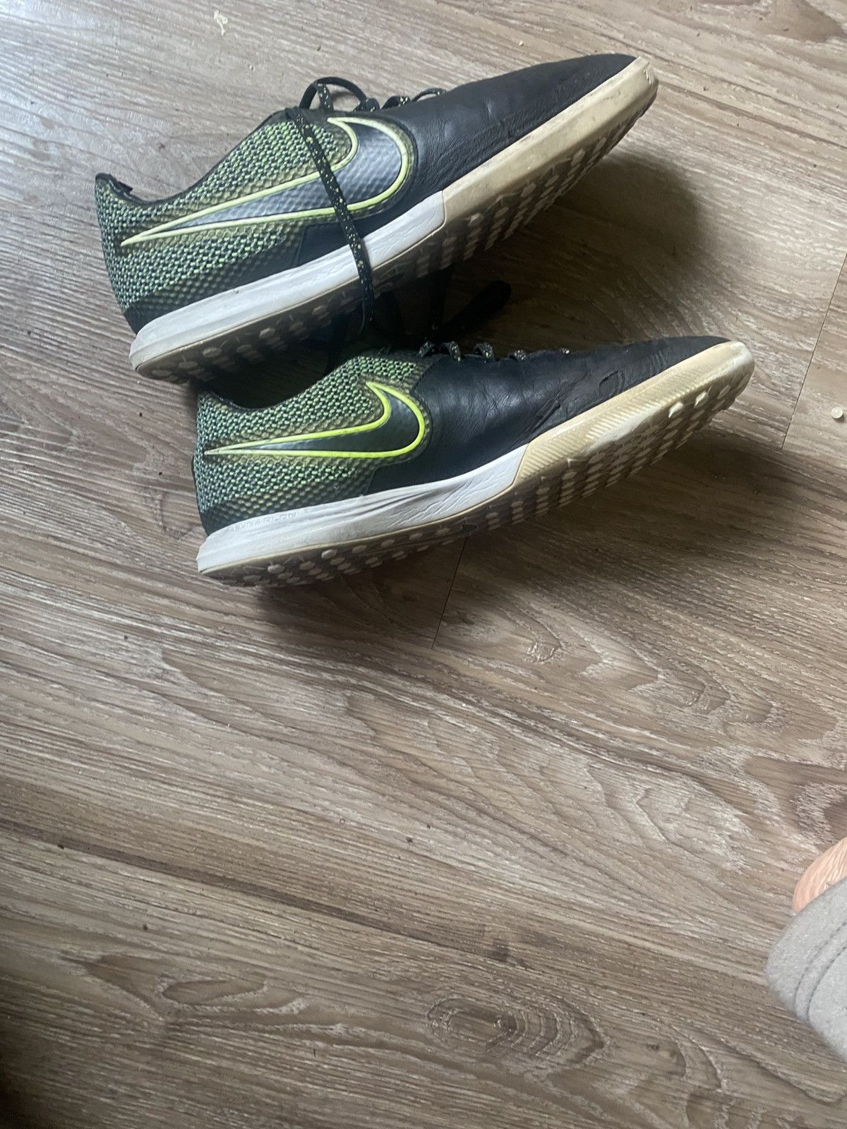 Nike Nike Indoor soccer shoes Size US 12 / EU 45 - 3 Thumbnail