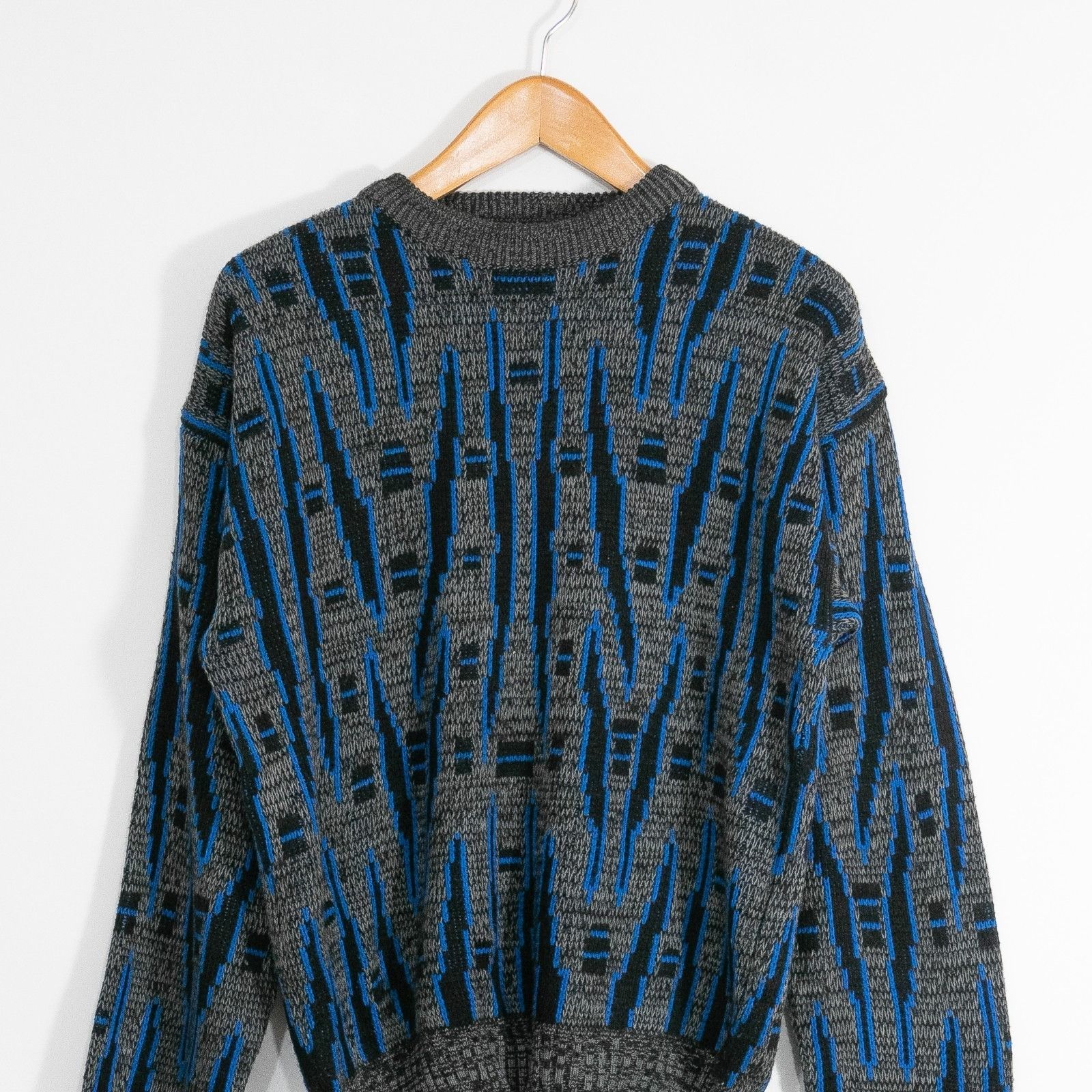 Vintage Vintage Barnabys Abstract Pattern Acrylic Sweater Medium Size US M / EU 48-50 / 2 - 2 Thumbnail
