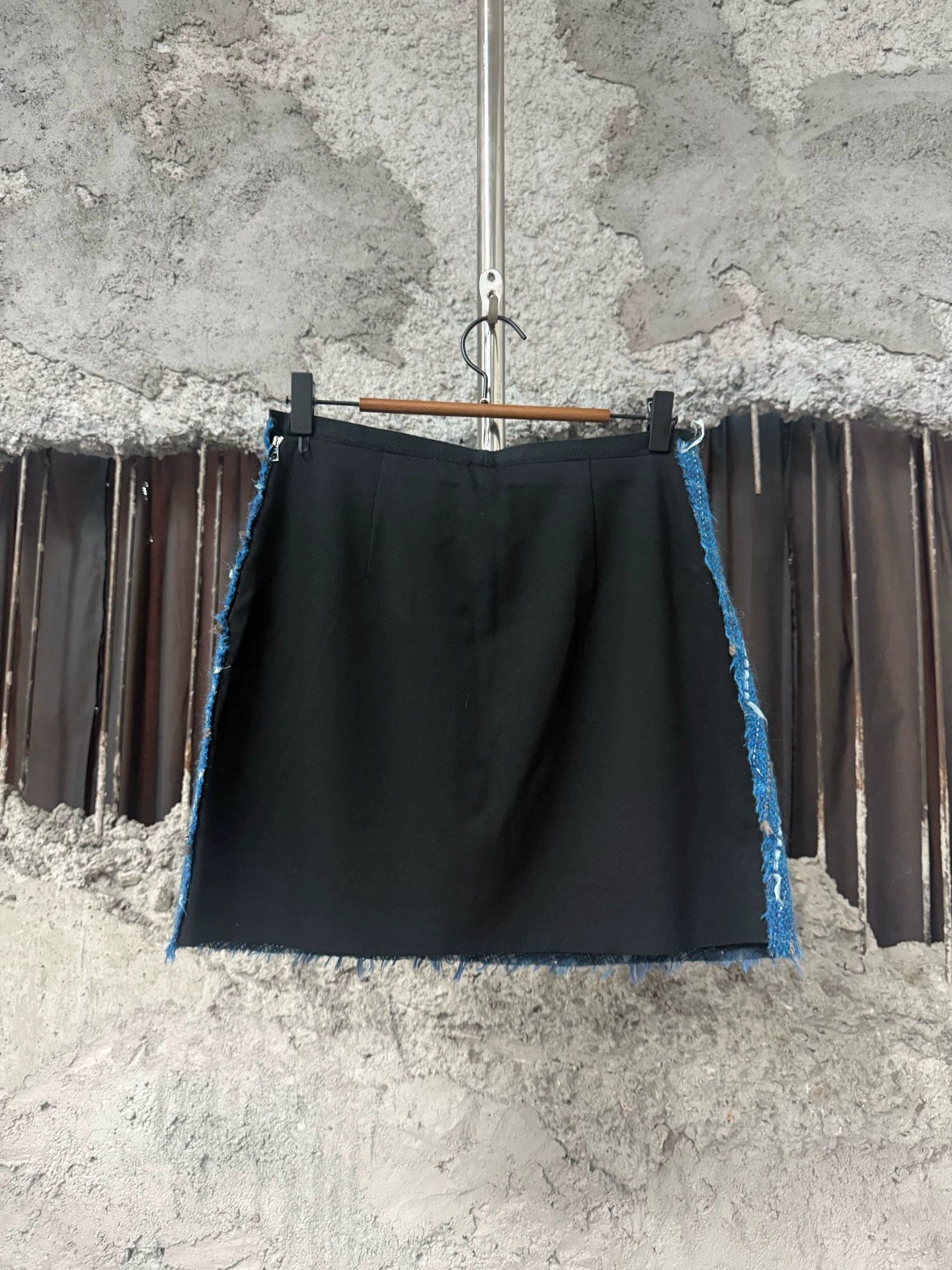 Loewe loewe leather mini skirt Size 38" / US 16 / IT 52 - 2 Thumbnail