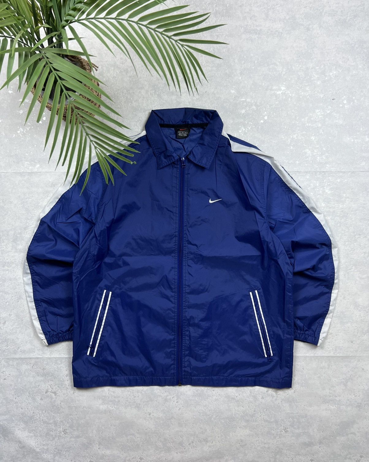 Nike 90s Nike Swoosh Vintage Y2K Oversized Nylon Retro Jacket Size US L / EU 52-54 / 3 - 1 Thumbnail