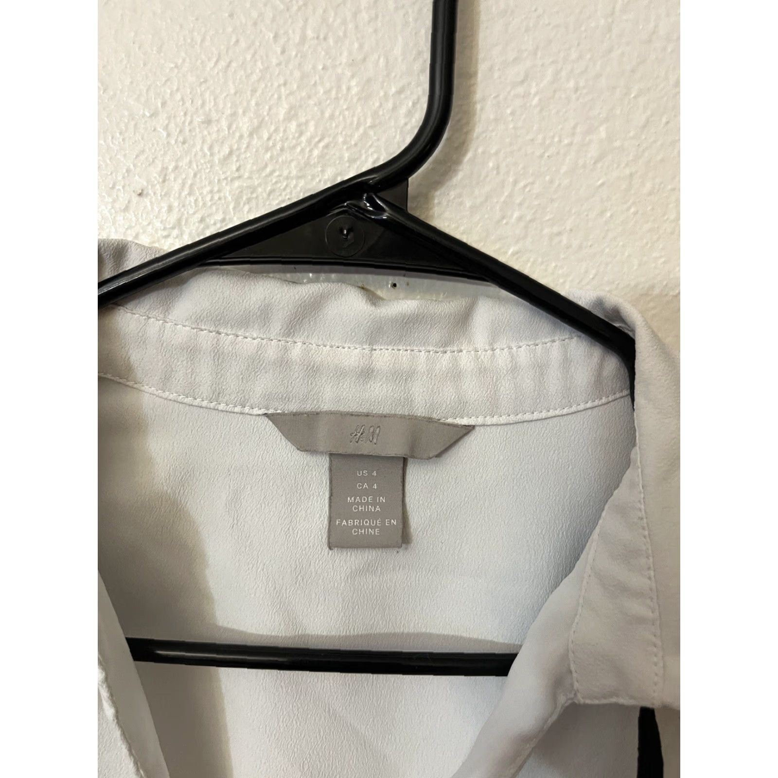 H&M VINTAGE H&M Linen Blouse Womens Size 4 Long Sleeve White Collared V-Neck Solid Shirt Size S / US 4 / IT 40 - 2 Thumbnail