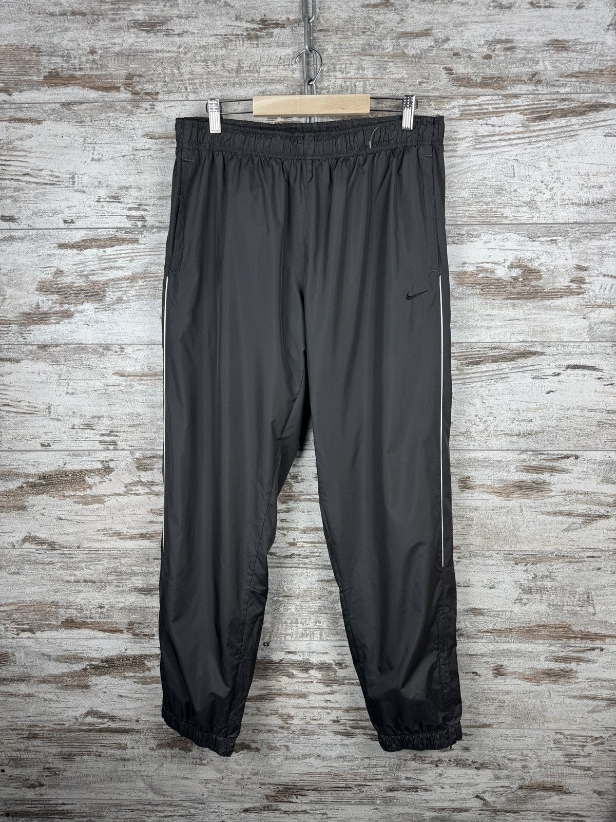 Nike Mens Vintage Nike swoosh nylon sweatpants y2k pants drill Size US 34 / EU 50 - 1 Thumbnail