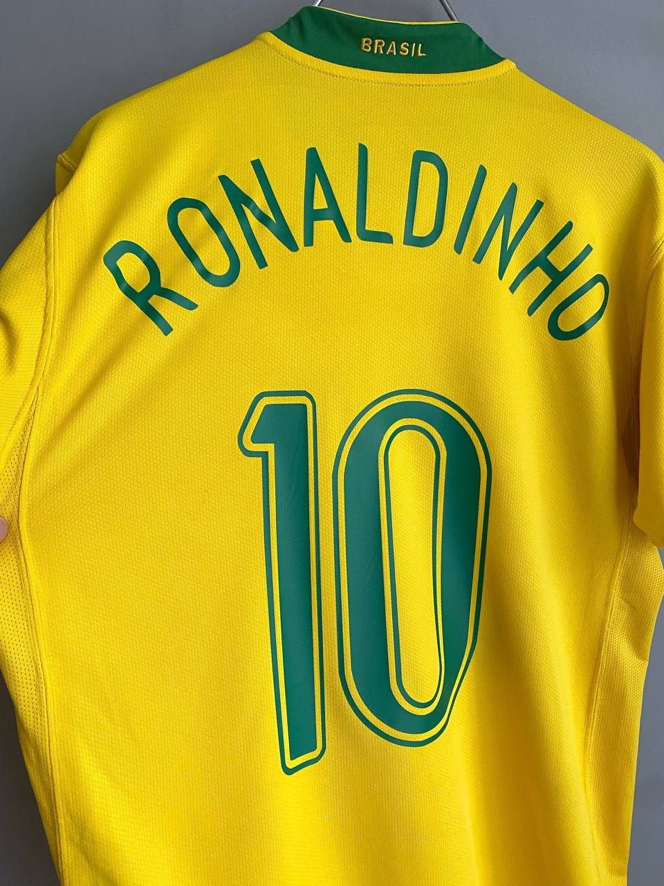 Nike Brazil National Team 2006 Soccer Jersey #10 RONALDINHO, M Size US M / EU 48-50 / 2 - 6 Thumbnail