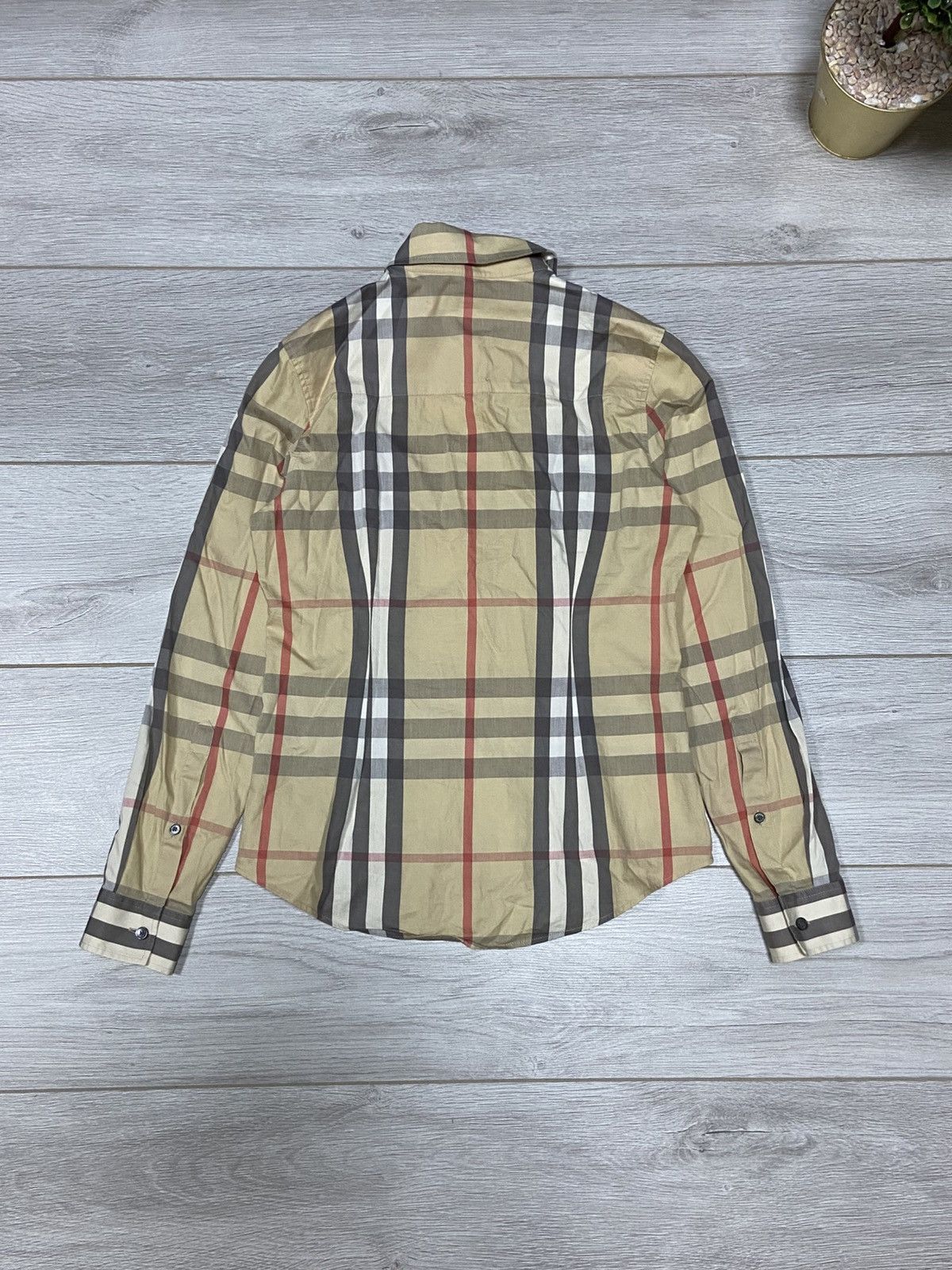 Burberry Burberry over check London shirt nova buttons up Size S / US 4 / IT 40 - 6 Thumbnail