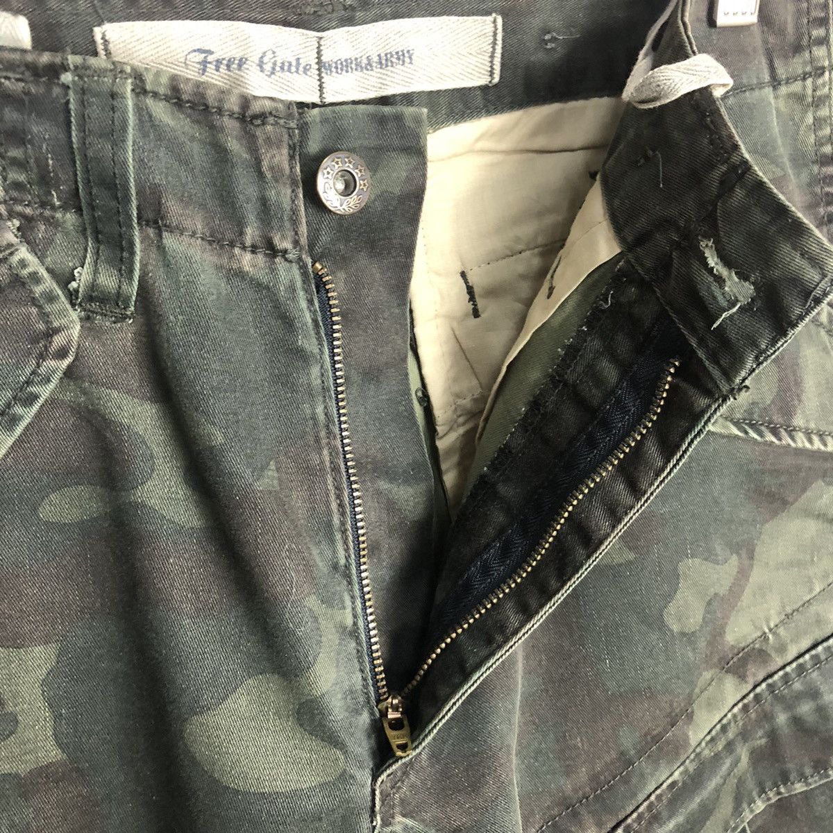 Japanese Brand Free Gale Green Camo Cargo Multipocket Pants #A338 Size US 29 - 13 Thumbnail