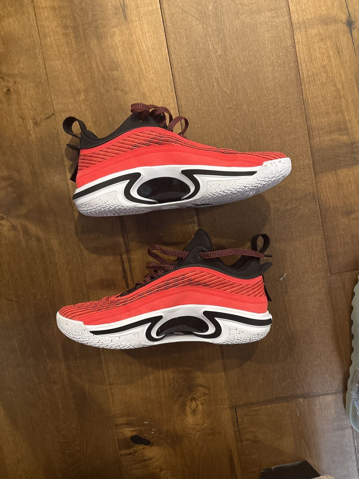 Jordan Brand Jordan 36 Low Infrared Size US 10.5 / EU 43-44 - 2 Thumbnail