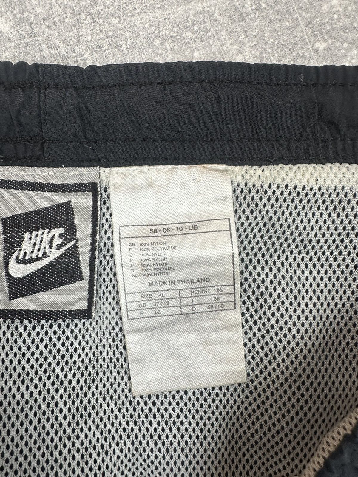 Nike Nike Vintage Rare Shorts Big Swoosh Logo Size xl Size US 38 / EU 54 - 10 Thumbnail