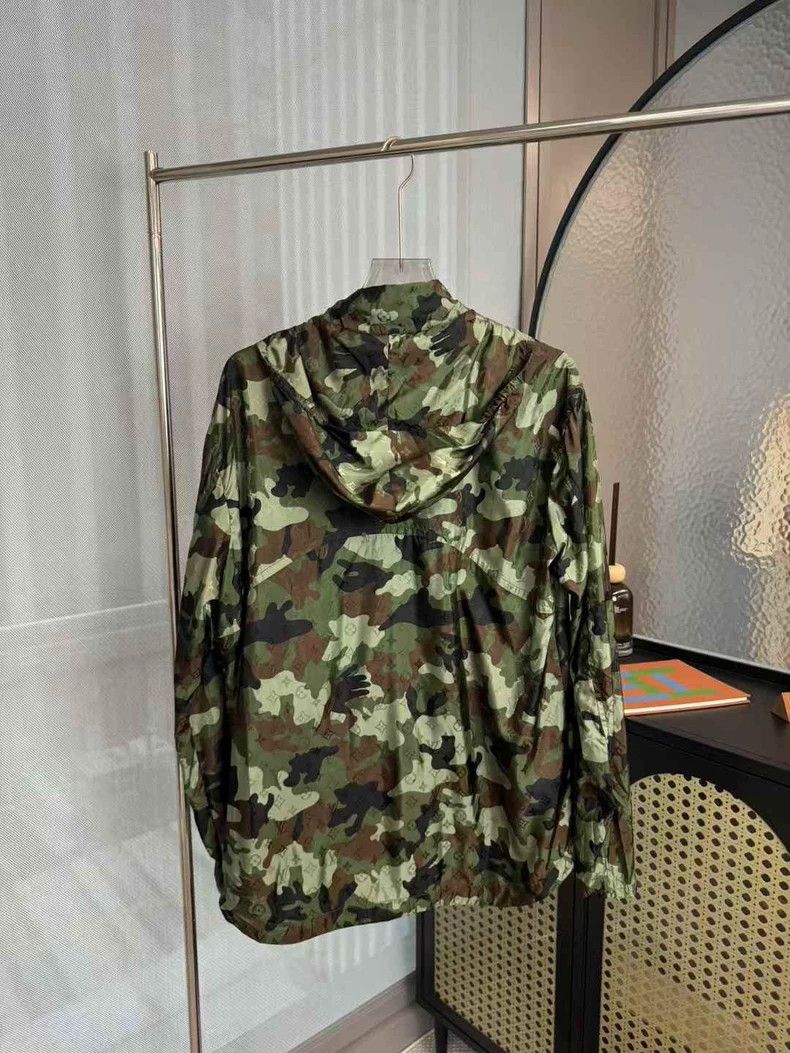 Louis Vuitton Camouflage hooded dark pattern presbyopic as