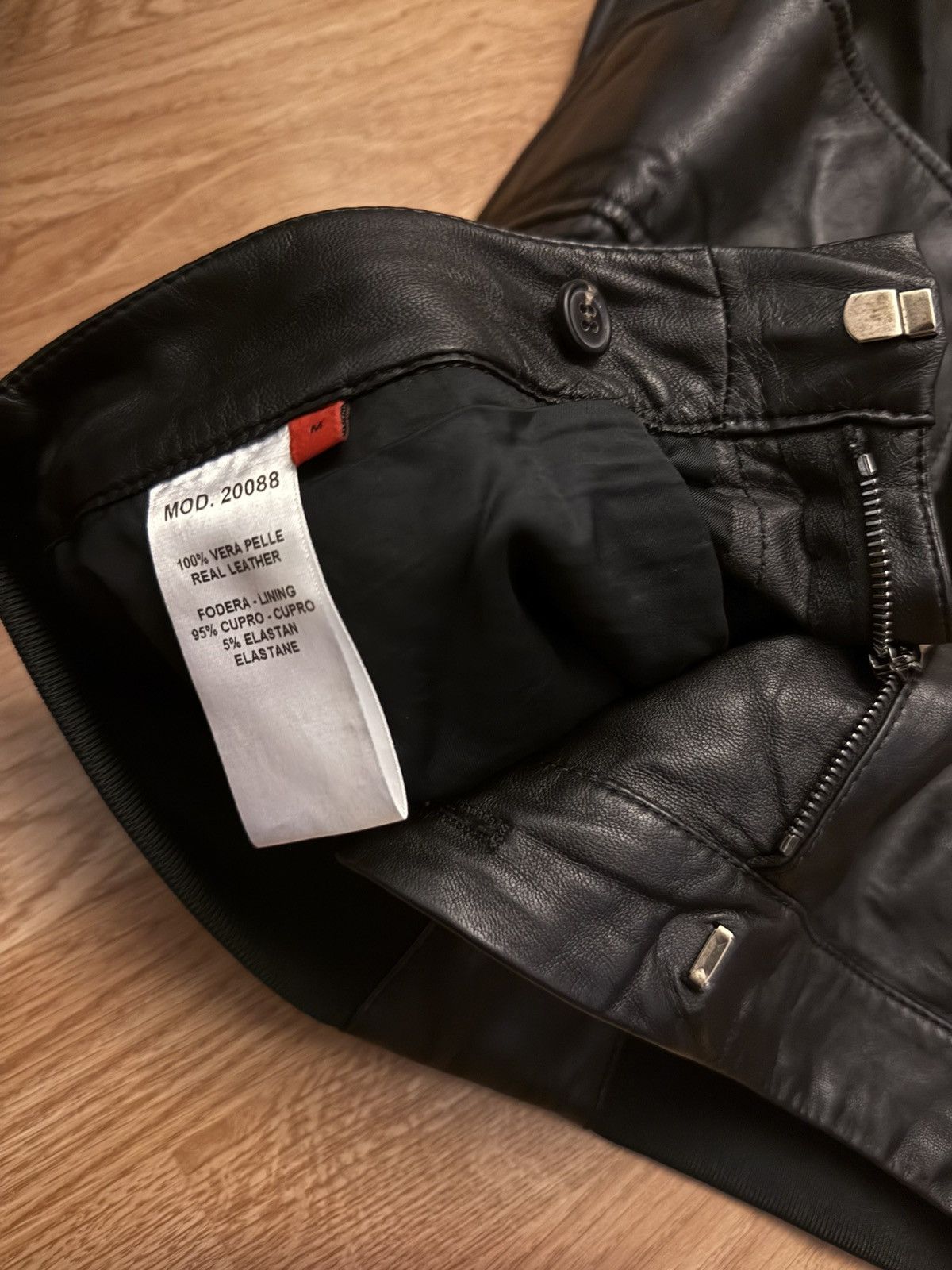 Ferrari Ferrari Lambskin Leather Shorts Size US 32 / EU 48 - 6 Thumbnail