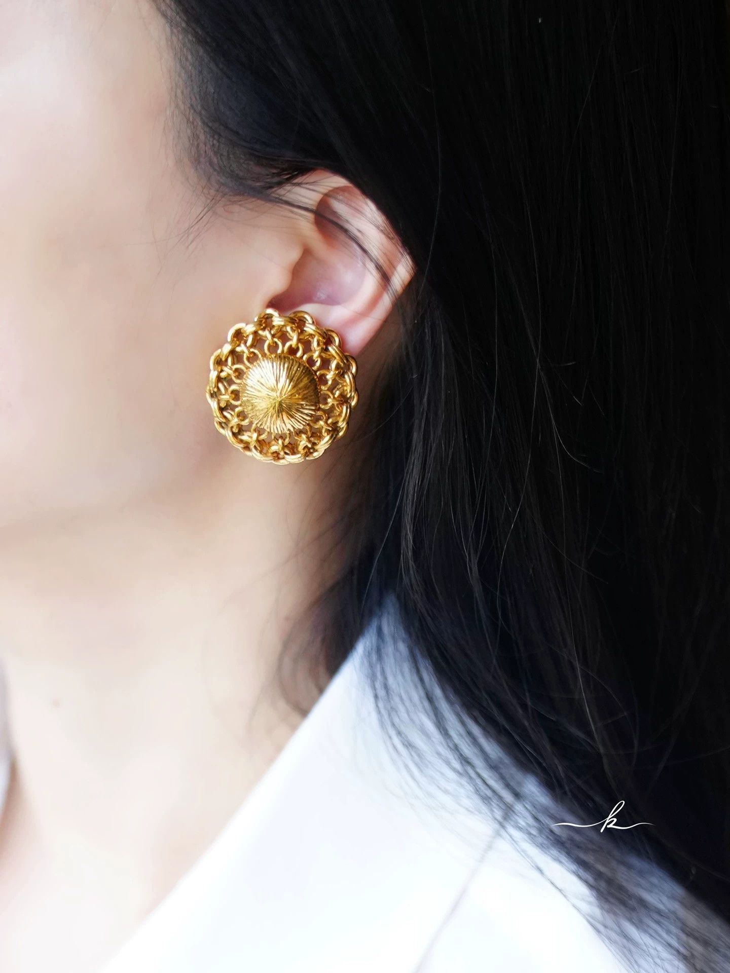 Chanel Chanel Vintage Gold Dome Clip-On Earrings Size ONE SIZE - 9 Thumbnail