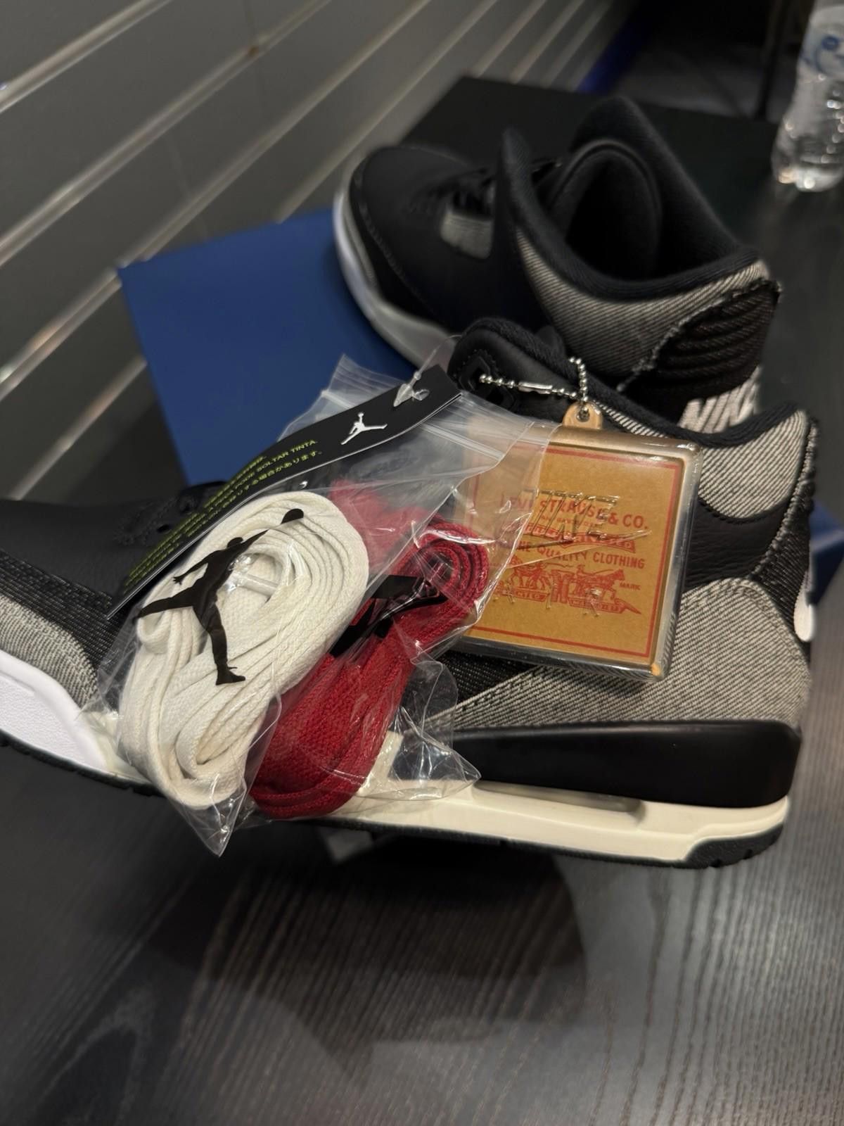 Jordan Brand Nike Air Jordan 3 Retro Levi’s Black IR0914-400 Men’s (12) Size US 12 / EU 45 - 10 Thumbnail