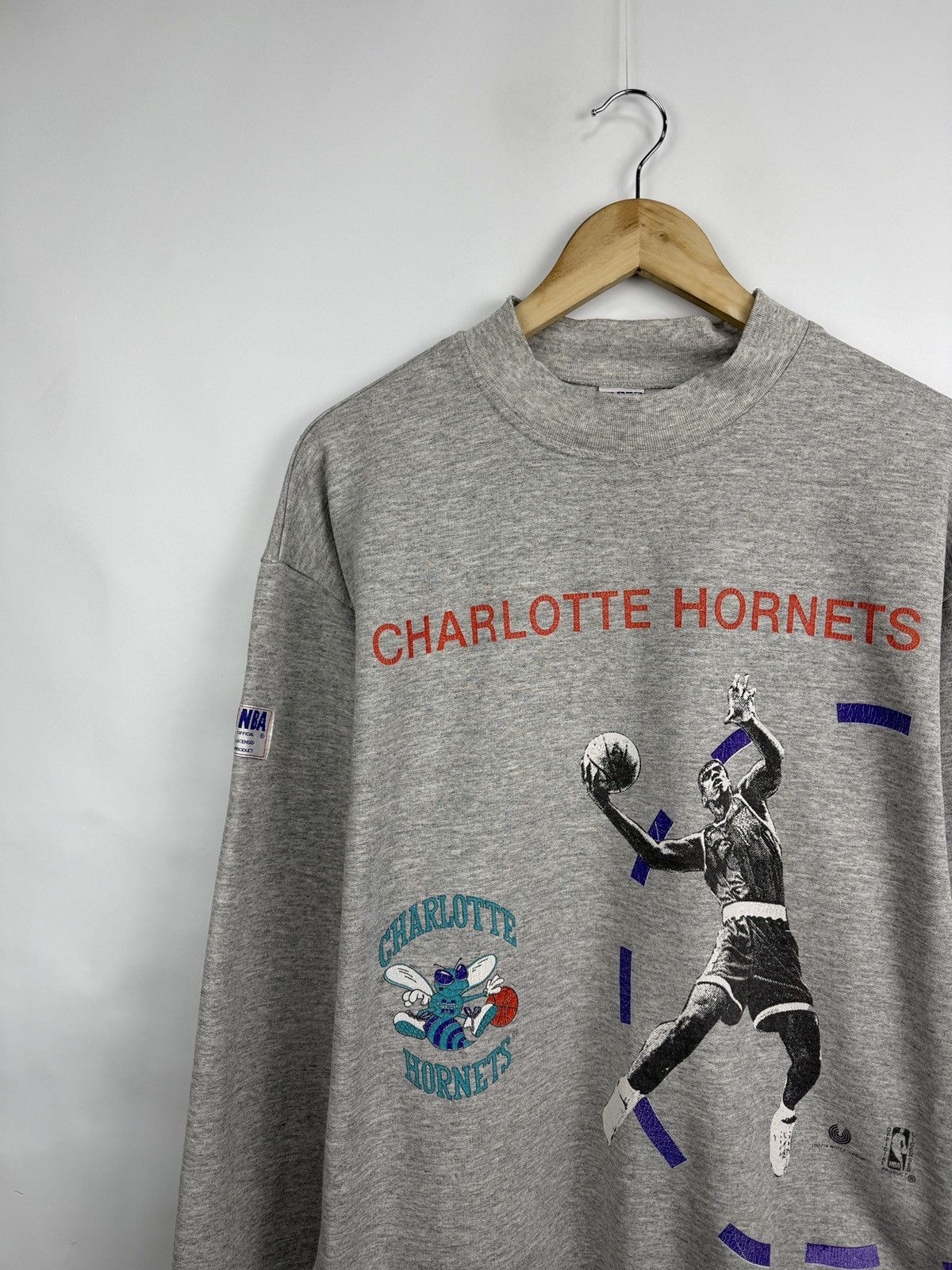 Starter 🇺🇸 Vintage 90s Charlotte Hornets Larry Johnson NBA Sweatshirt Size US M / EU 48-50 / 2 - 3 Thumbnail