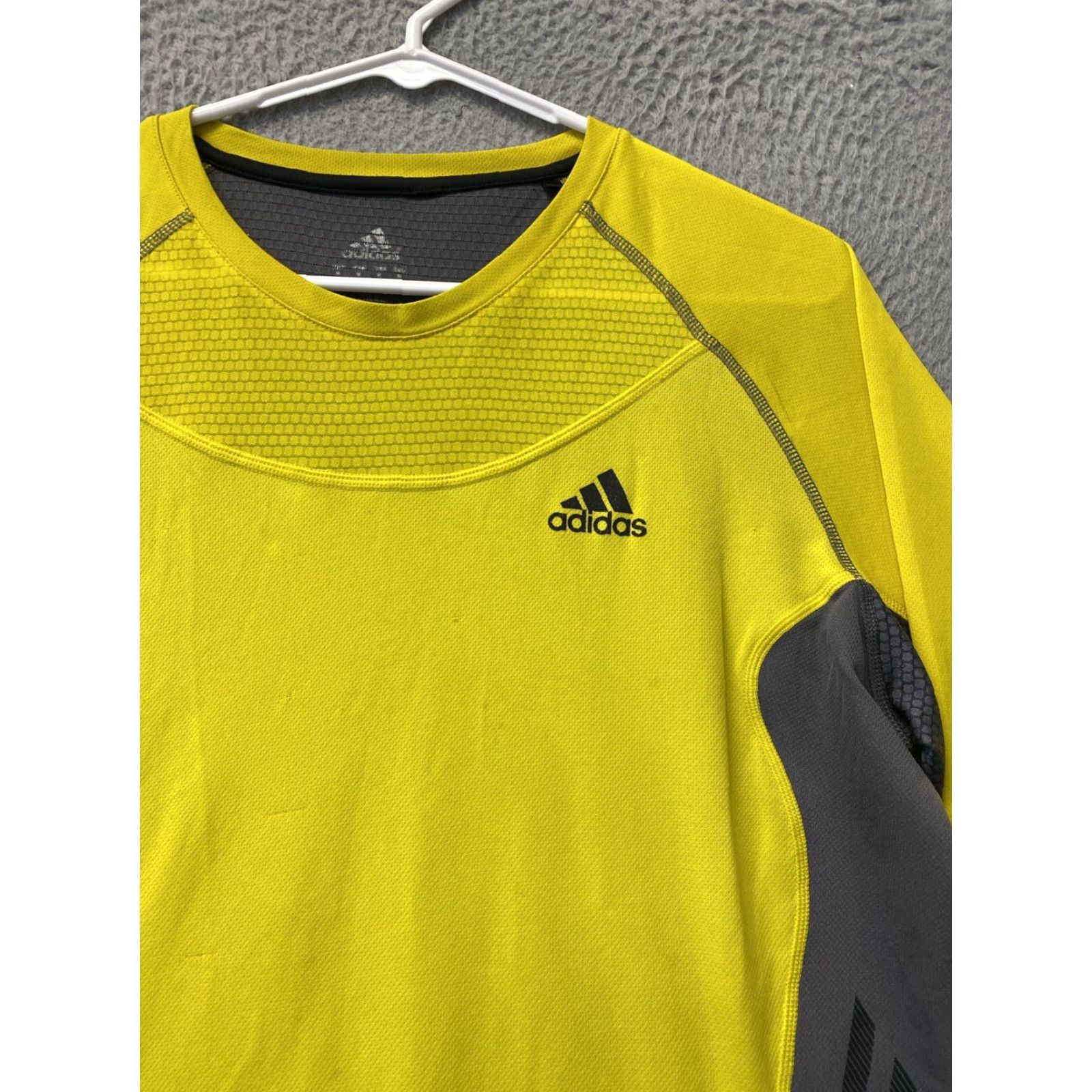Adidas Adidas Sweatshirt Men’s Yellow Crew Neck 3 Stripe Long Sleeve M Casual /45-71 Size US M / EU 48-50 / 2 - 2 Thumbnail