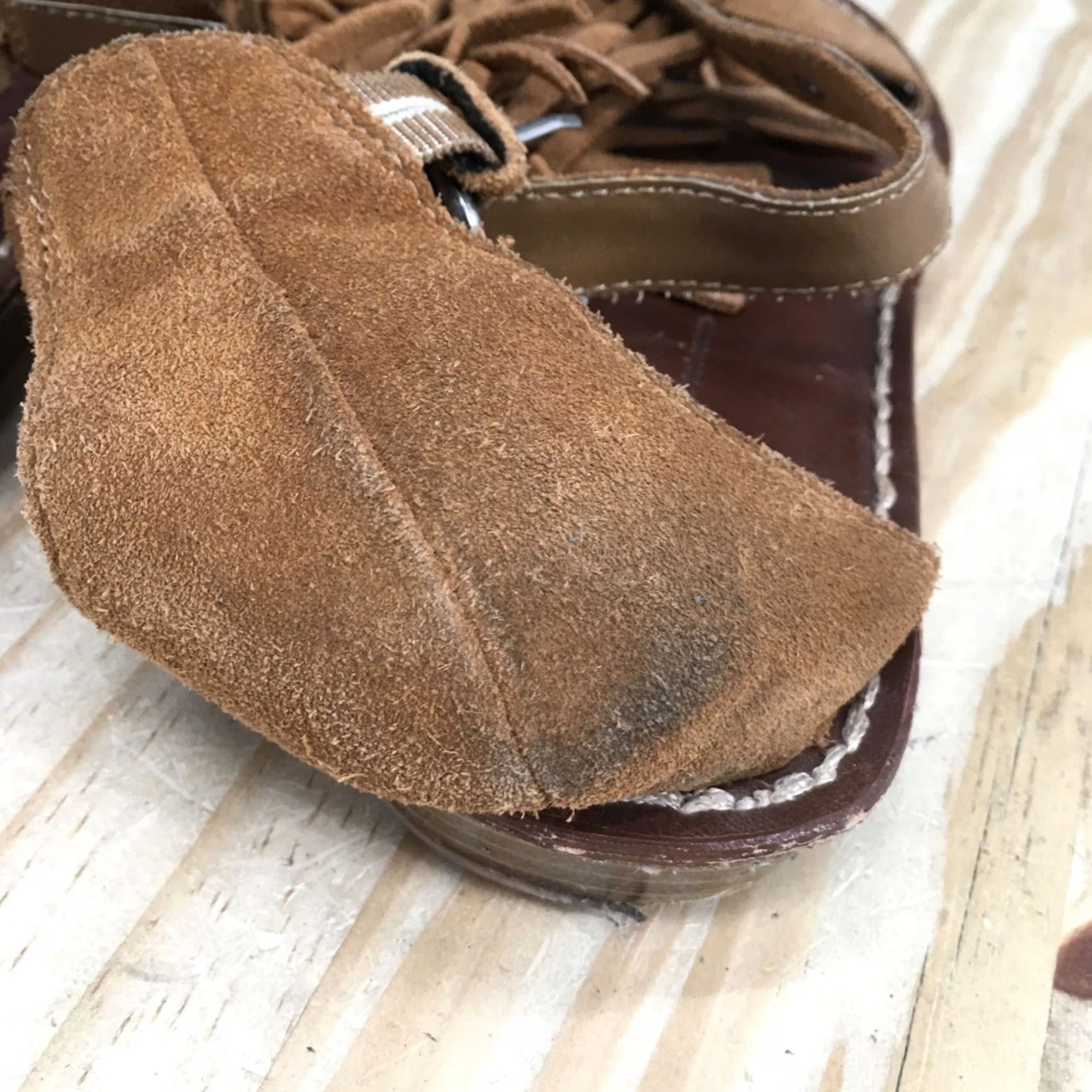 Vintage American Eagle Sandals Womens 8 Thong Brown Suede Fringe Flats Casual Open Toe Mens Womens Girls Boys Size US 8 / IT 38 - 5 Thumbnail