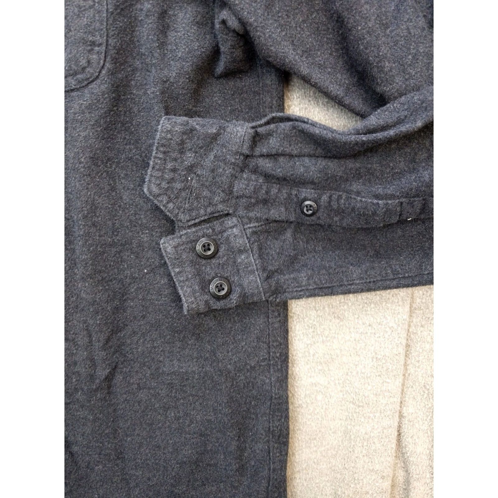 Vintage VINTAGE Grizzly Mountain Shirt Mens L Gray Flannel Chamios Deerskin Button Up Size US L / EU 52-54 / 3 - 2 Thumbnail