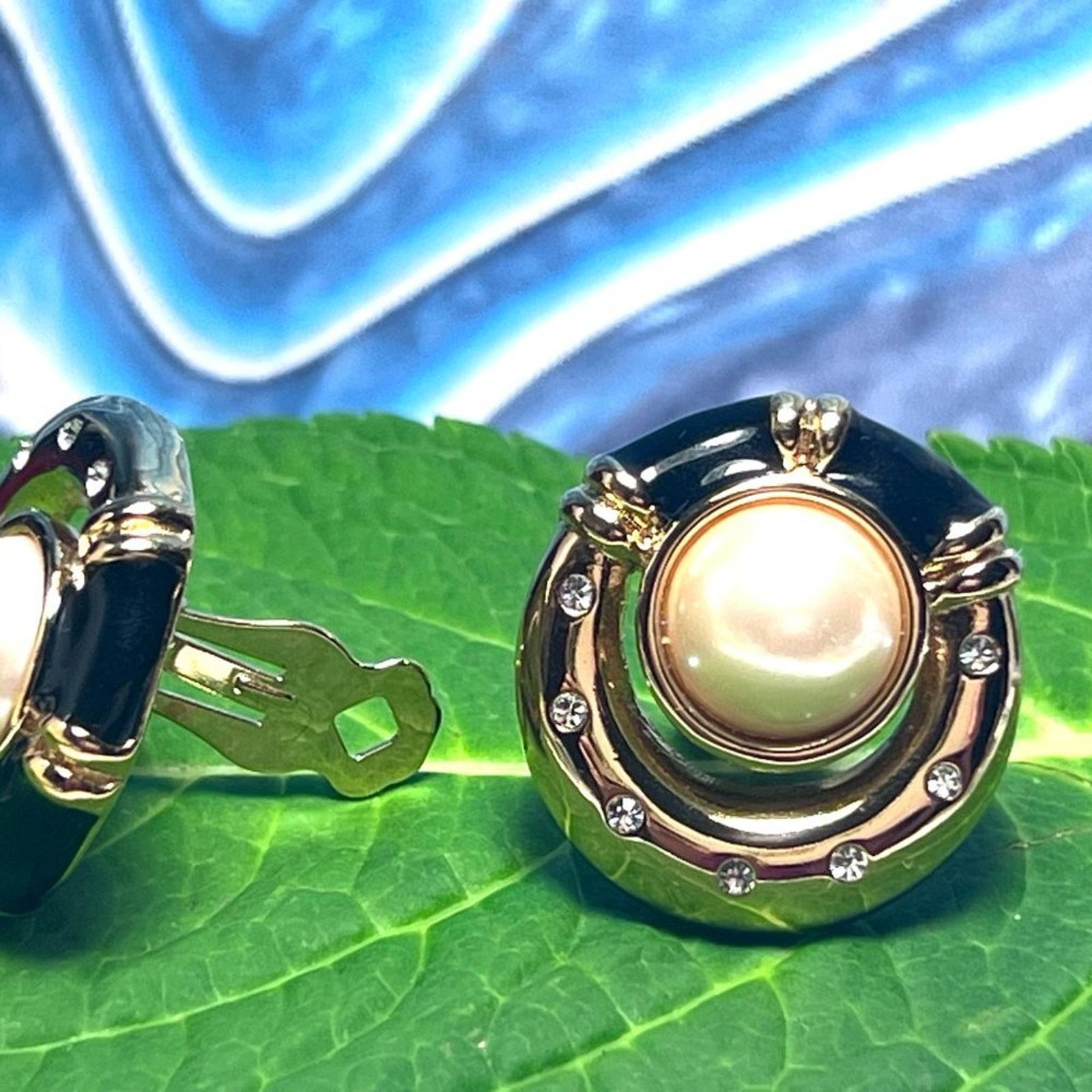 & Other Stories Vintage PCI Goldtone faux Pearl Horseshoe Rhinestone Earring Size ONE SIZE - 2 Thumbnail