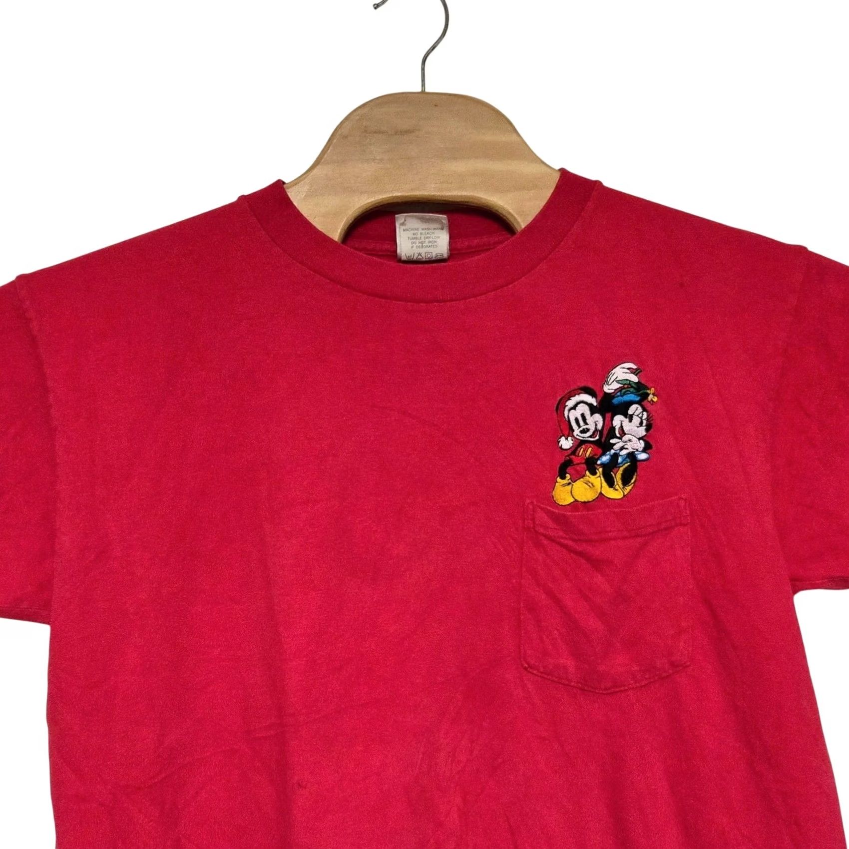 Disney VINTAGE 90s MICKEY MINNIE MOUSE XMAS T-Shirt Large Embroidered Walt Disney Red L Unisex Adults Shirt Mens Womens Size US L / EU 52-54 / 3 - 2 Thumbnail