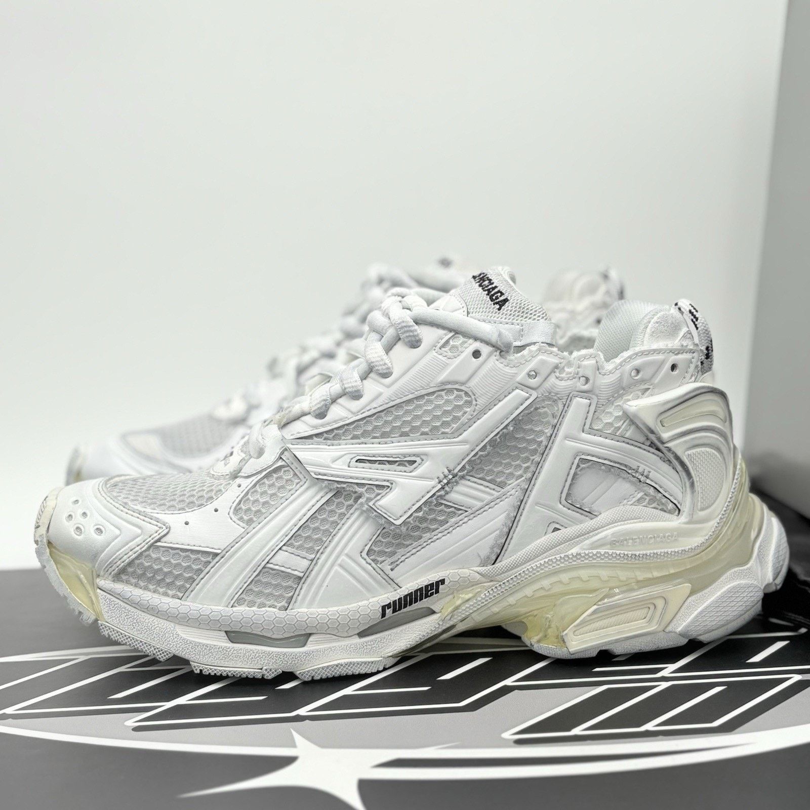 Balenciaga Balenciaga cargo sneakers white 9 42 | Grailed