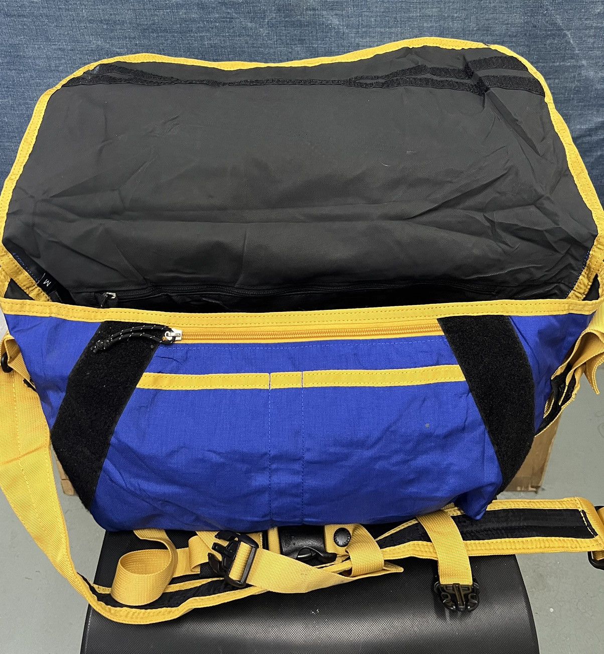 Gregory STRIKING COLOR GREGORY MESSENGER BAG Size ONE SIZE - 3 Thumbnail