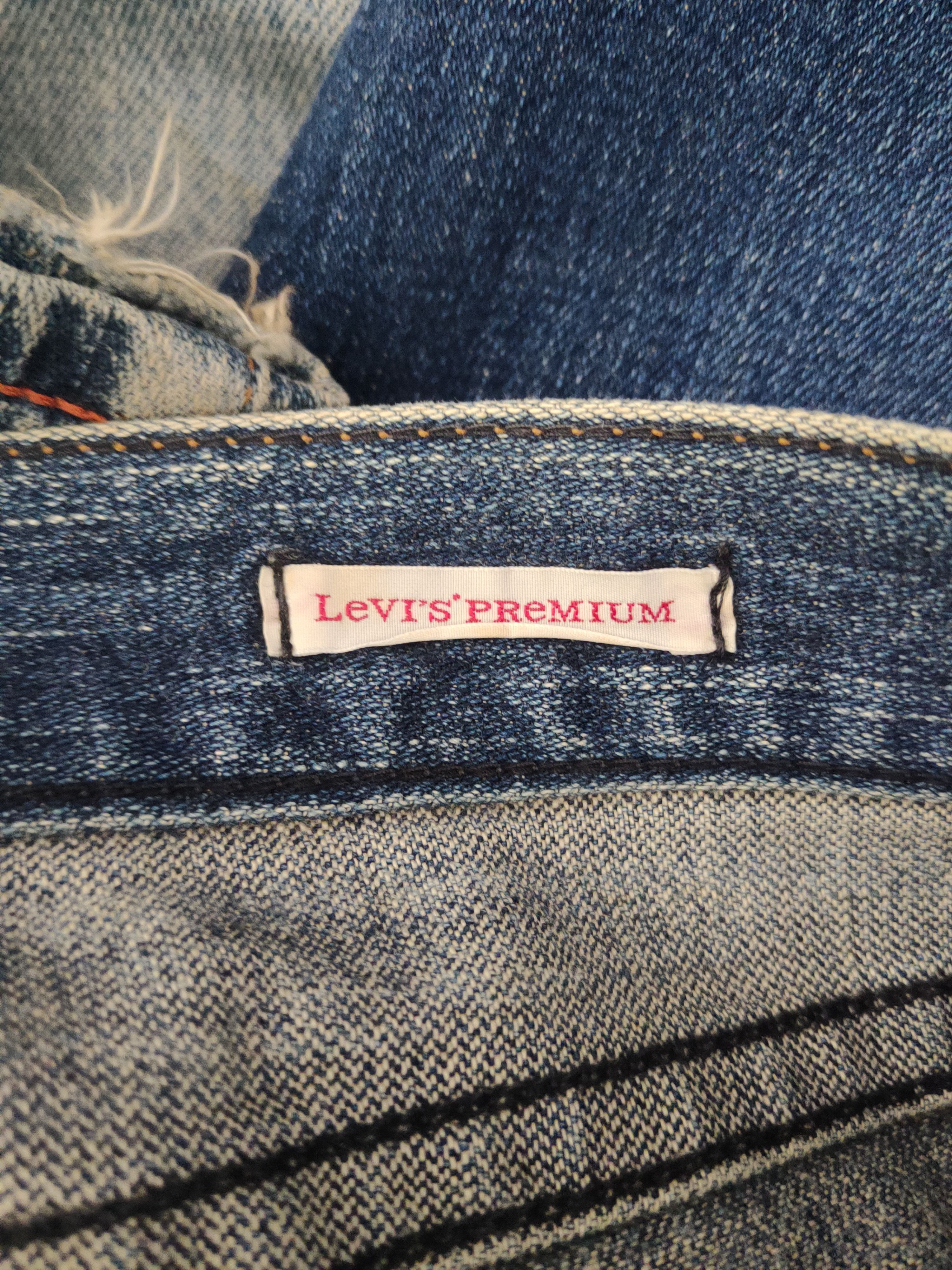 Levi's DL Levi's Dark Blue Distressed Ripped Jeans #46-823 Size US 33 - 19 Thumbnail