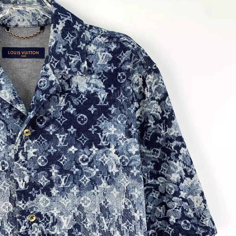 Louis Vuitton Louis Vuitton Blue tie-dye logo presbyopic full print cott Size US M / EU 48-50 / 2 - 3 Thumbnail