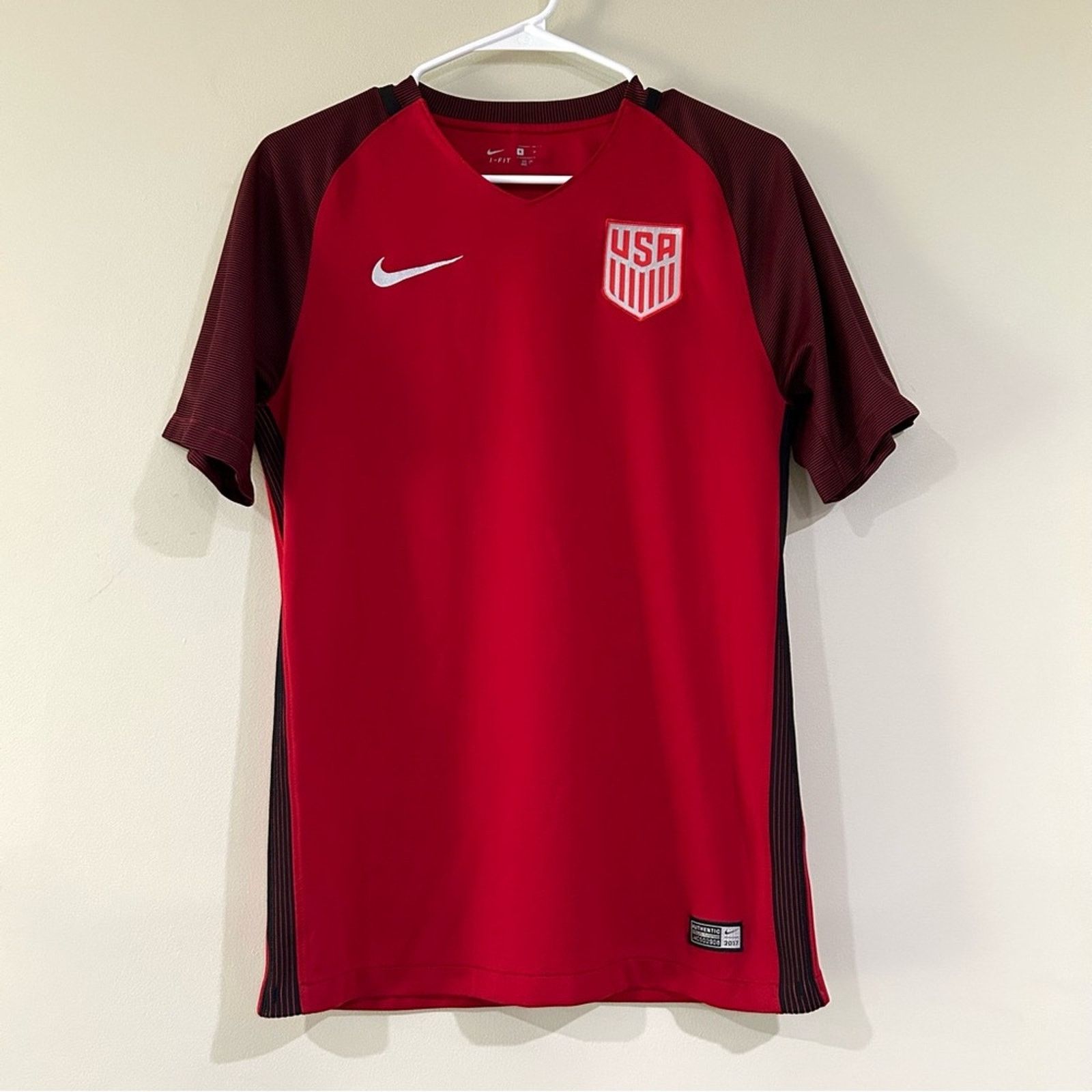 Nike 2017 Nike Red USA Soccer Jersey Size US S / EU 44-46 / 1 - 1 Thumbnail