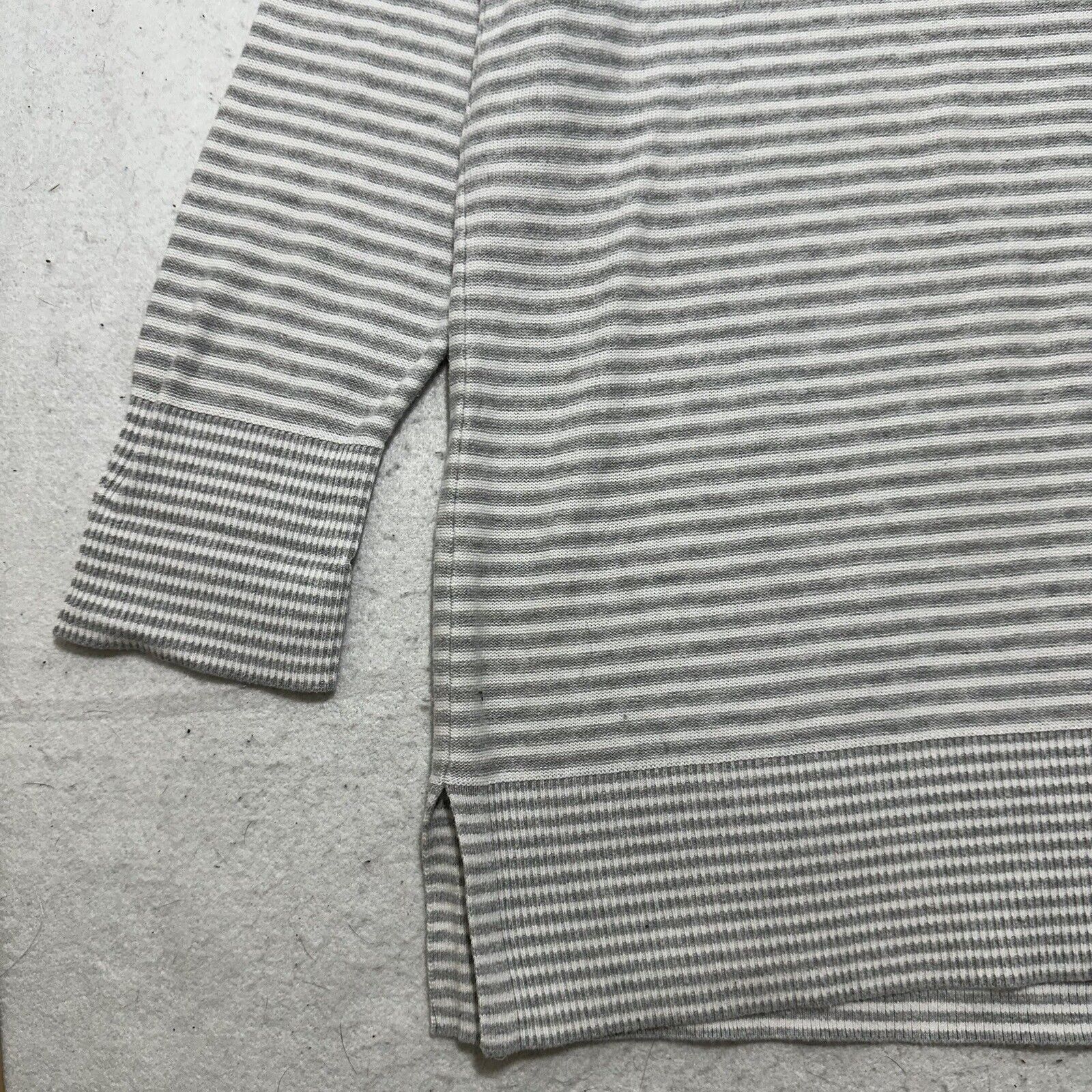 Tommy Hilfiger Tommy Hilfiger XXL Gray White Striped V-Neck Sweater Cotton Size XXL / US 16-18 / IT 52-54 - 9 Thumbnail