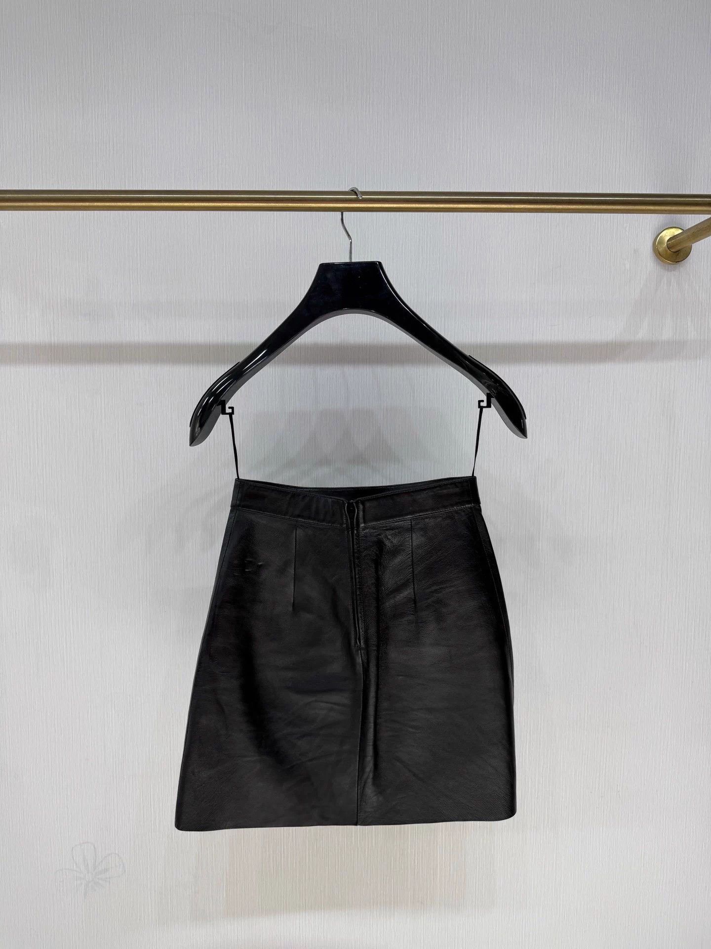 Celine Celine Triomphe Chain Leather Skirt 36 New With Tags Size 26" / US 2 / IT 38 - 3 Thumbnail
