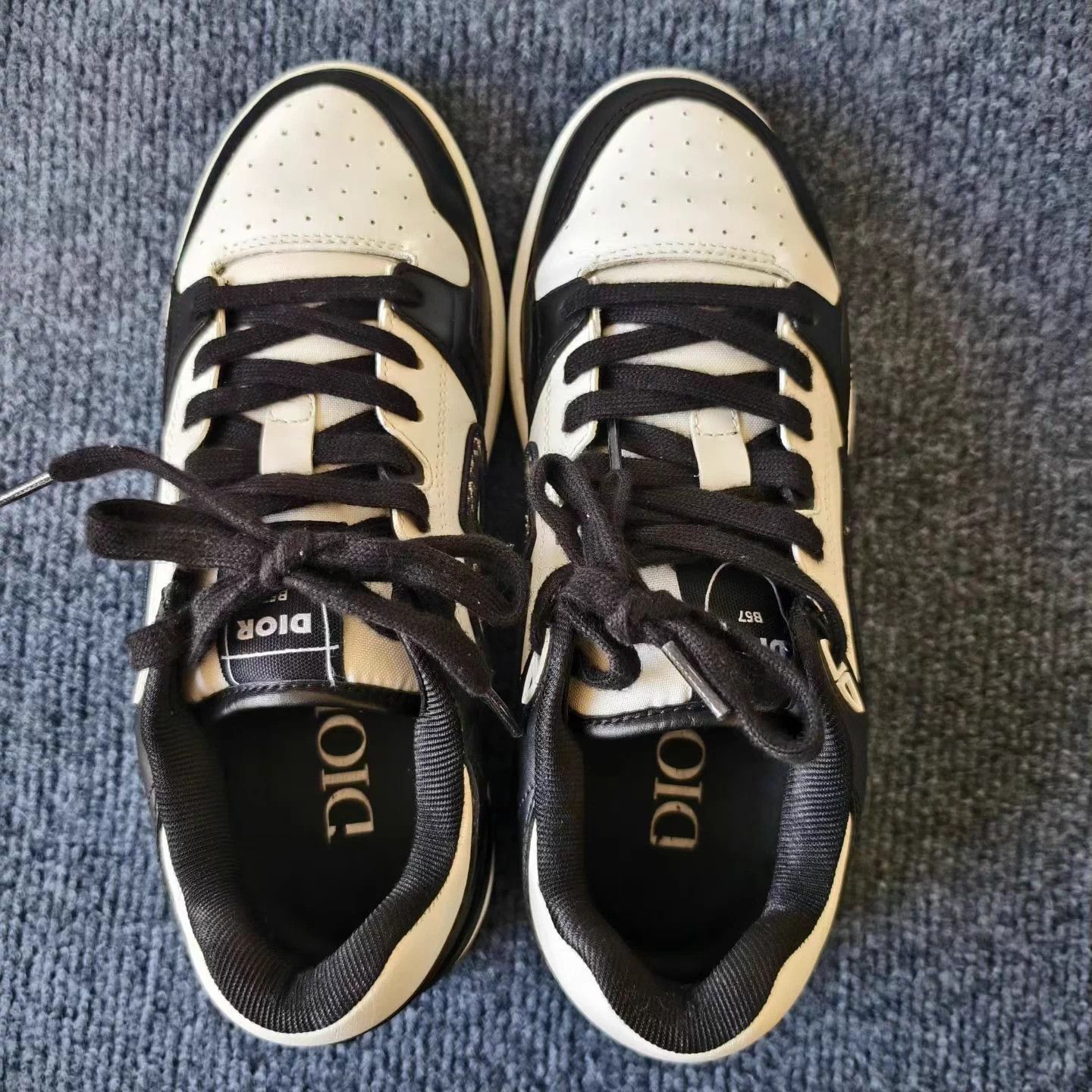 Dior DIOR B57 calfskin CD logo low-top sneaker men's black/white Size US 8.5 / IT 38.5 - 7 Thumbnail