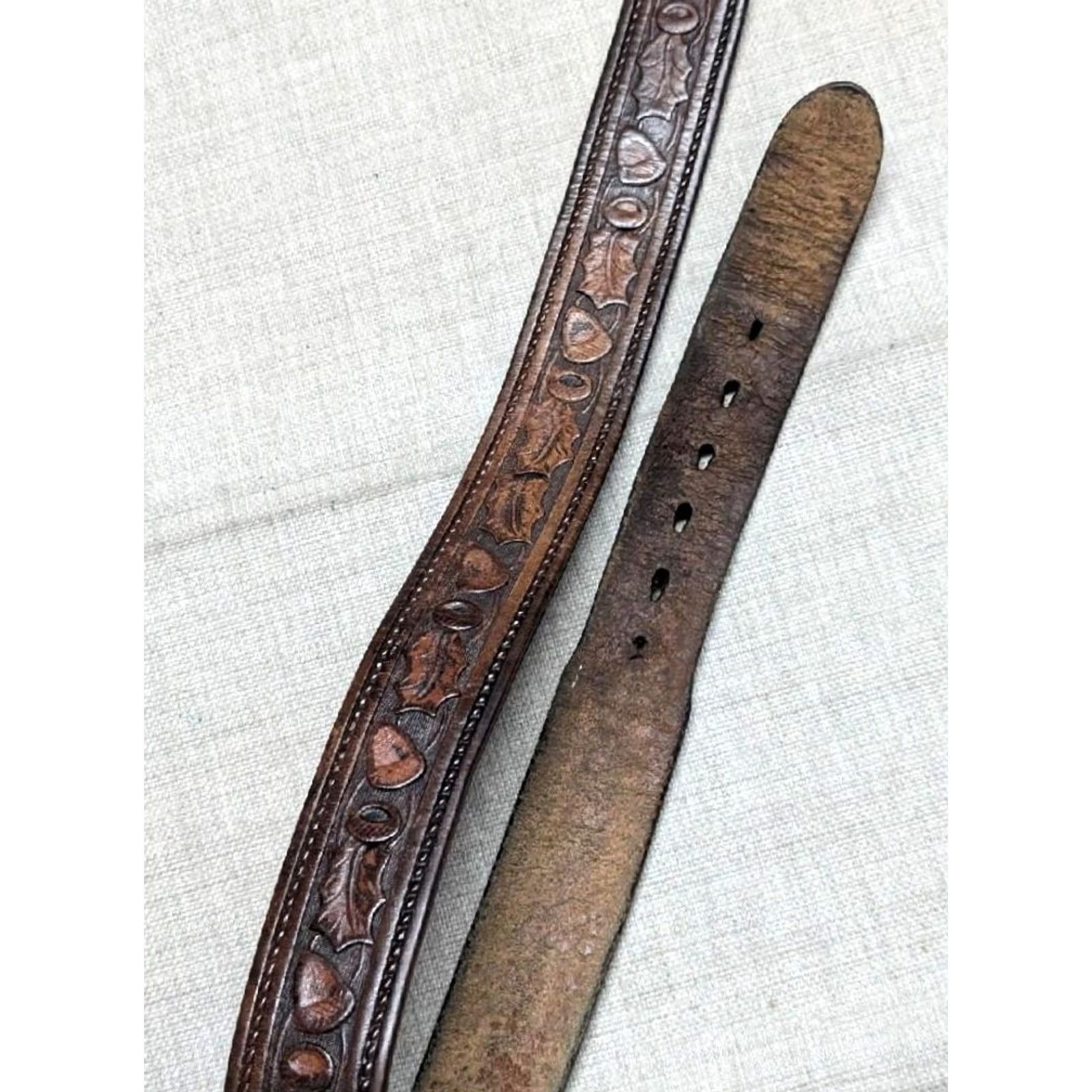 Vintage VINTAGE TOOLED bucke belt ACORNS cowhide leather 32 brown WESTERN tapered cowboy Size 32 - 7 Thumbnail