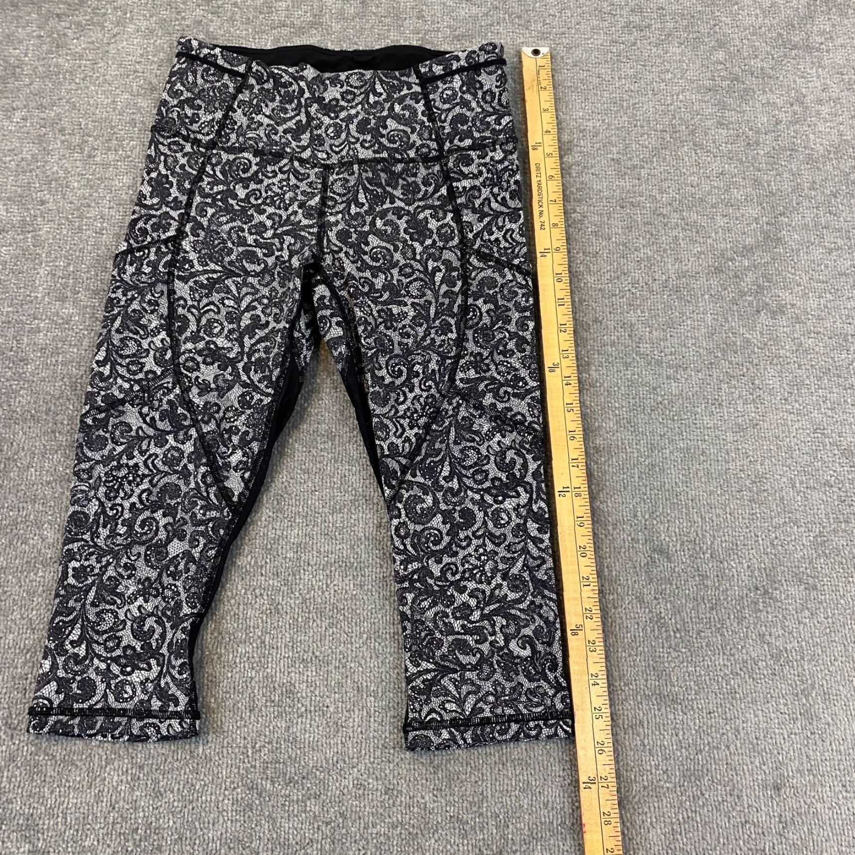 Lululemon Lululemon Leggings Womens 6 Wunder Under Black Floral Capris 16.5" Inseam Yoga Gym Running Size 28" / US 6 / IT 42 - 5 Thumbnail