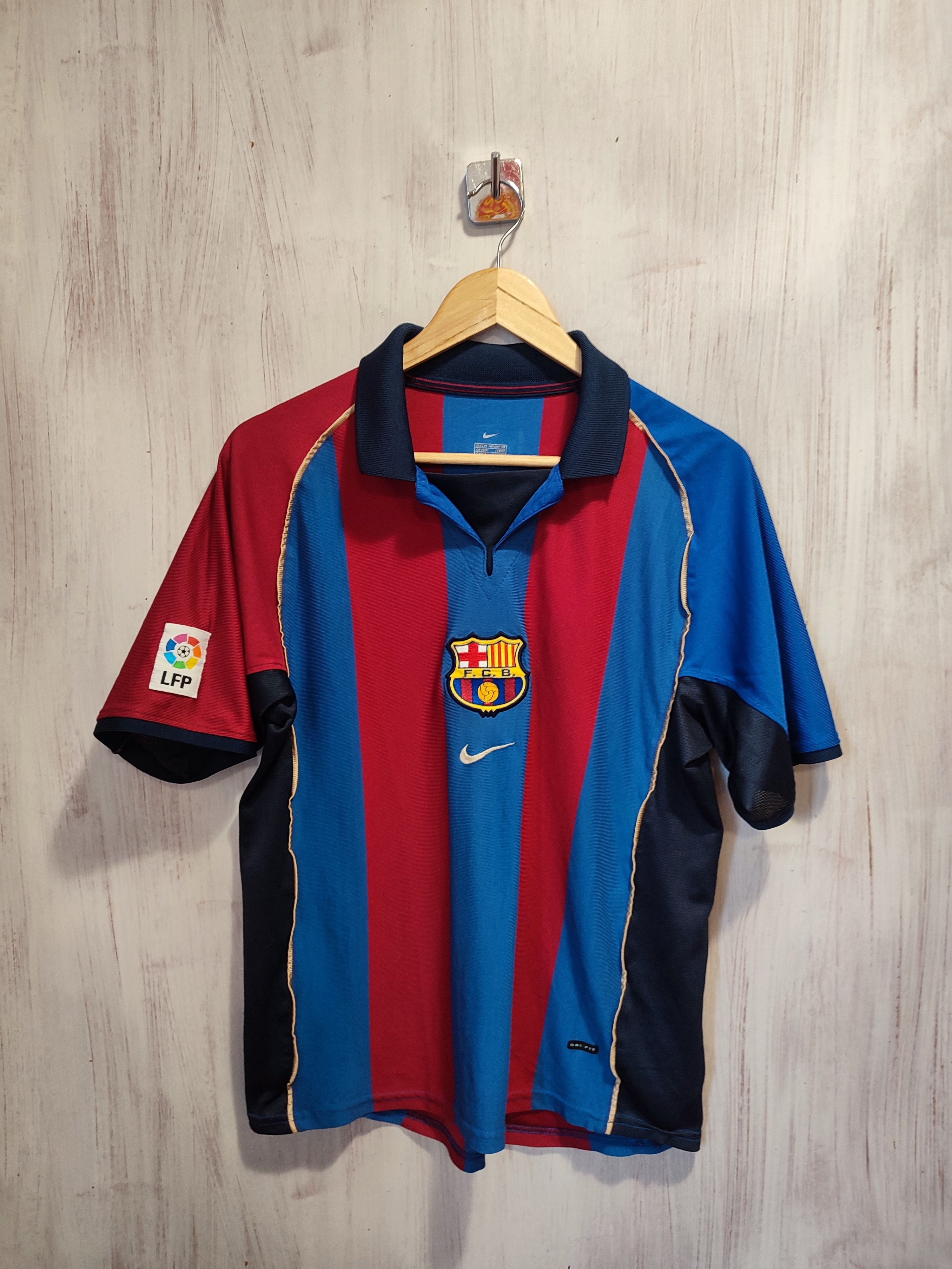 BARCELONA 2001/2002 HOME FOOTBALL SHIRT NIKE VINTAGE JERSEY