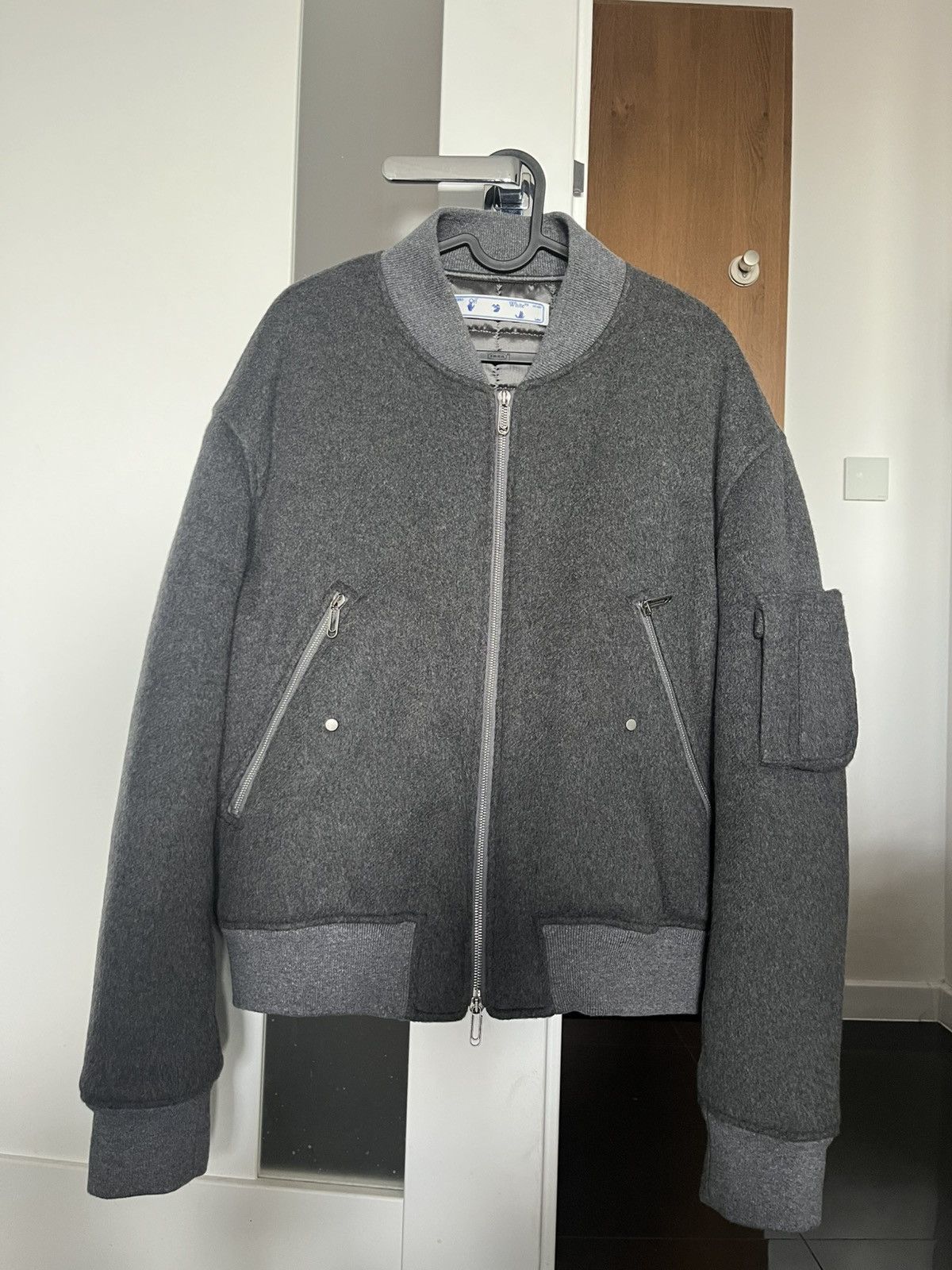 Off-White Off-white cashmere jacket Size US M / EU 48-50 / 2 - 1 Thumbnail