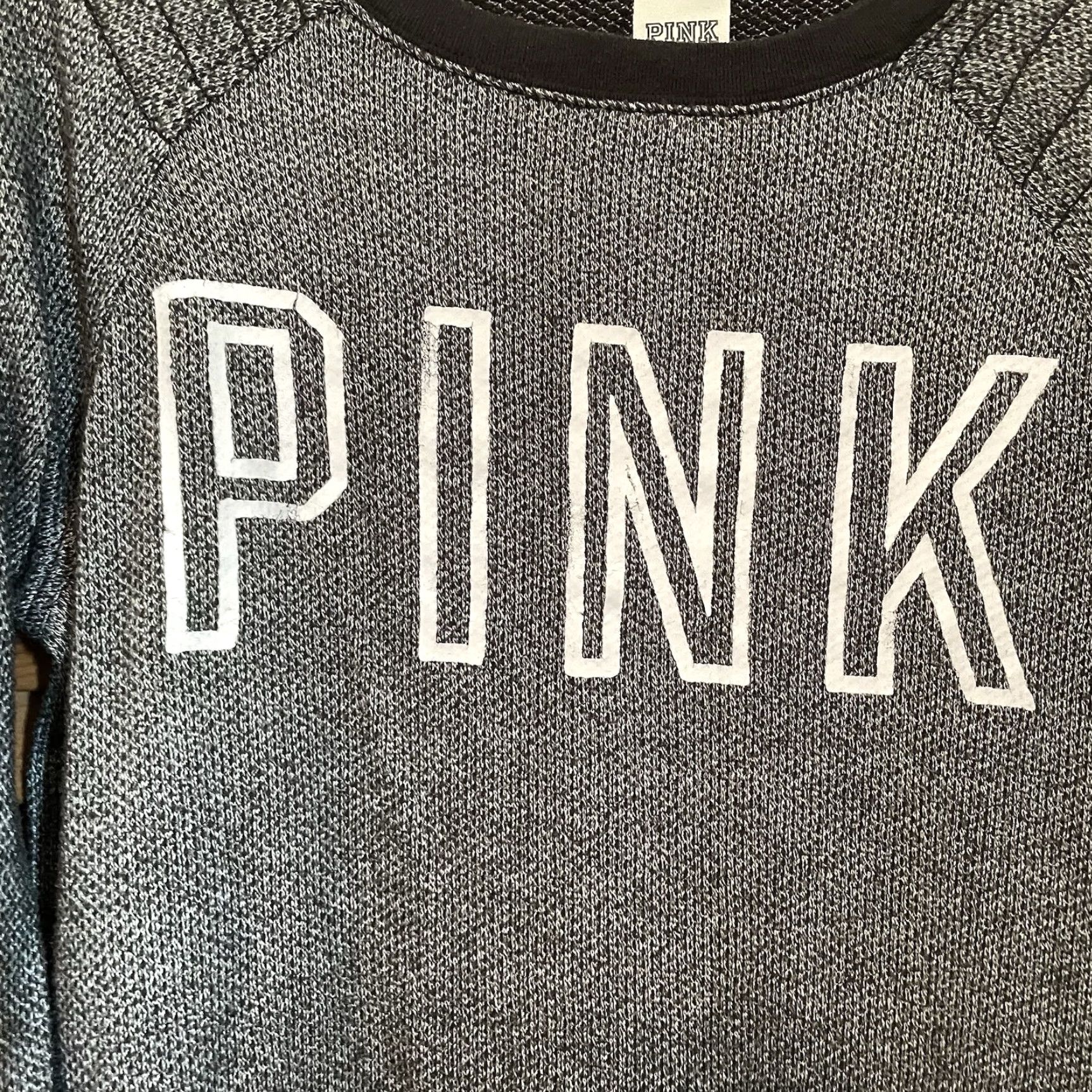 Victoria's Secret VINTAGE Victoria's Secret Pink Sweatshirt Women XS Gray Crewneck Knit Pullover Fall Size XS / US 0-2 / IT 36-38 - 2 Thumbnail
