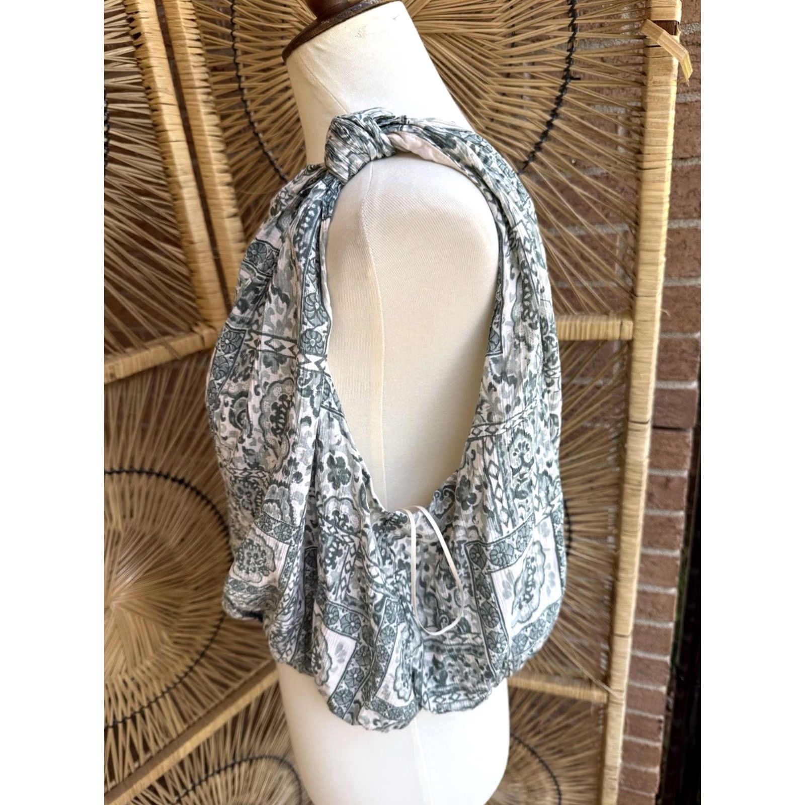 Abercrombie & Fitch Abercrombie & Fitch Women’s Tank Top L Green White Asymmetrical Crinkle Boho Shirt Womens Size L / US 10 / IT 46 - 5 Thumbnail