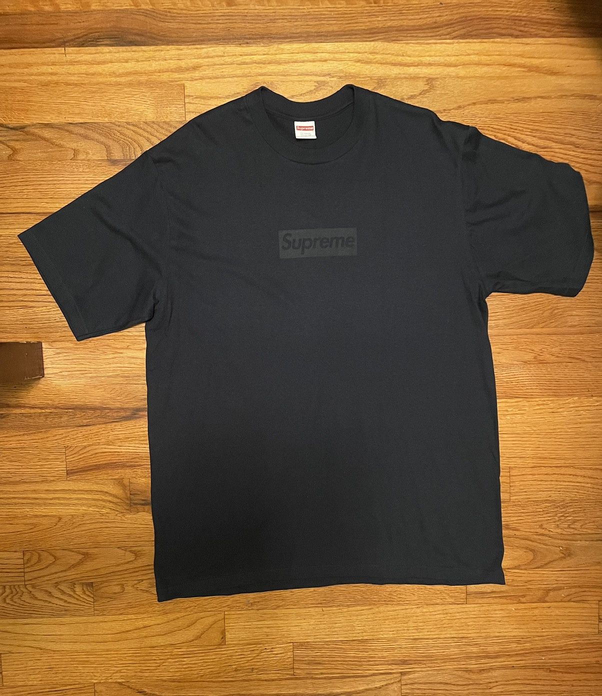 Supreme Tonal Box Logo offers Tee sz med