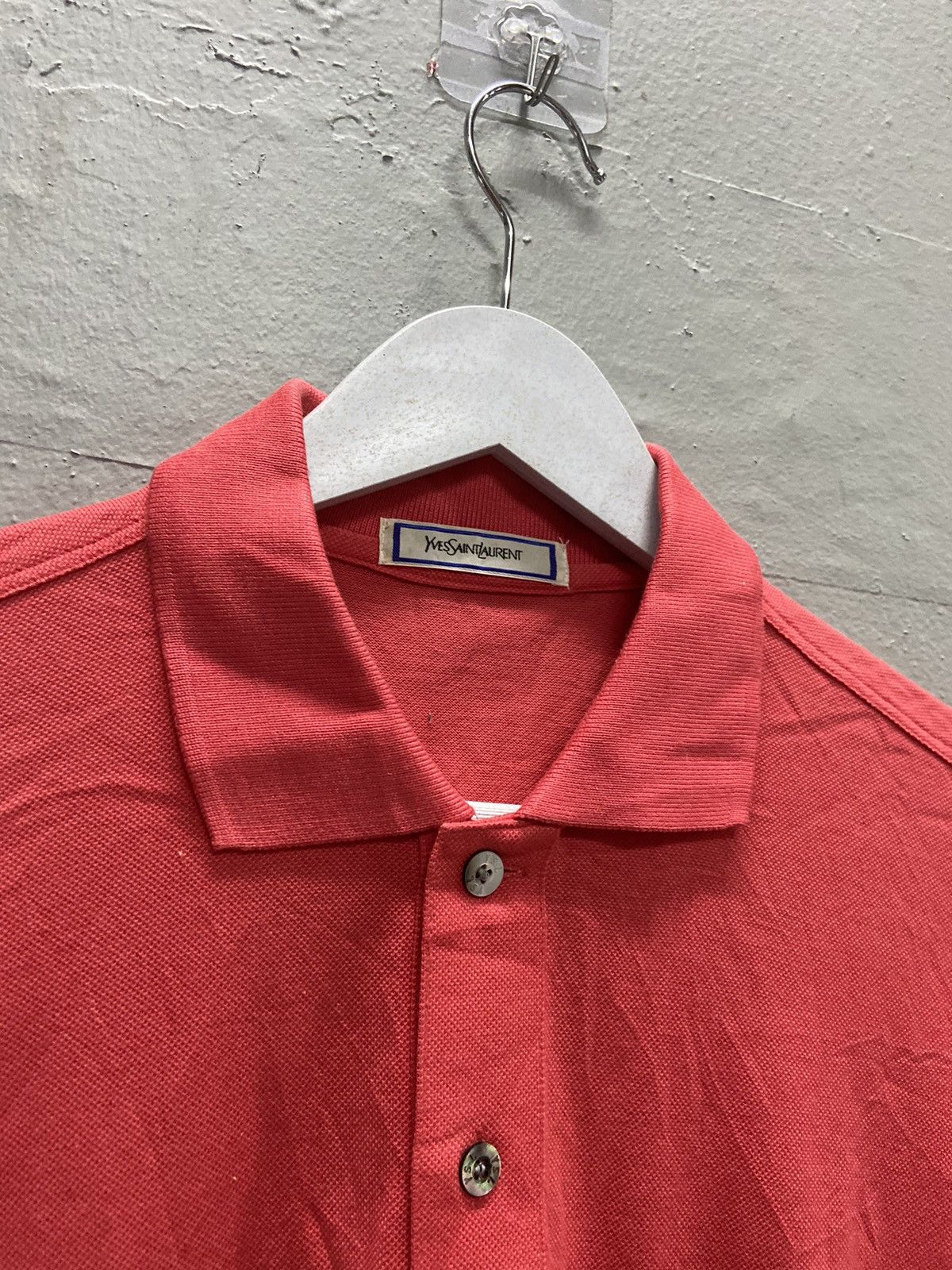 Yves Saint Laurent VINTAGE YVES SAINT LAURENT BIG LOGO POCKET TEE Size US L / EU 52-54 / 3 - 4 Thumbnail