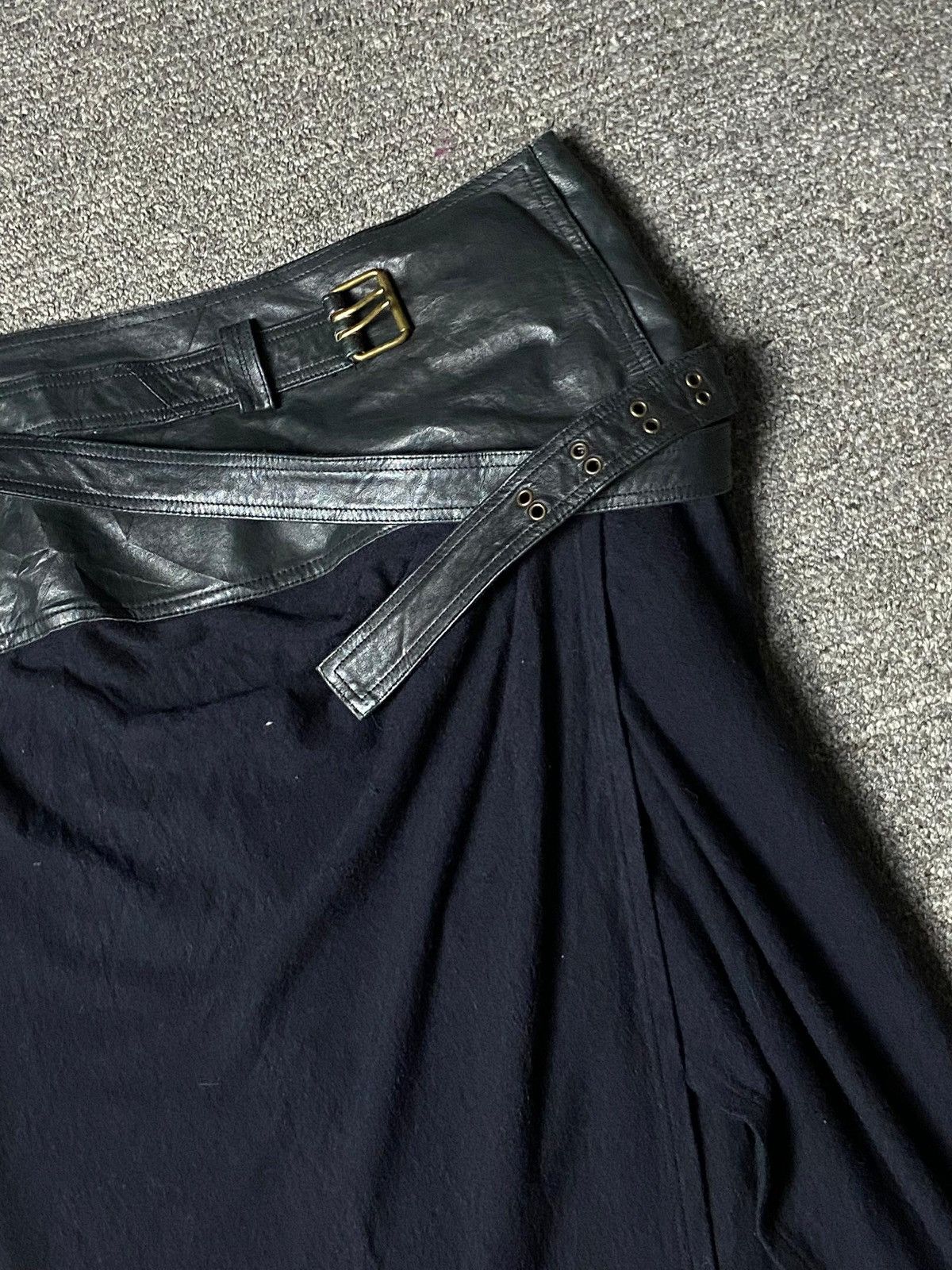 Donna Karan DONNA KARAN Leather Knee-Length Skirt (139) Size 27" / US 4 / IT 40 - 13 Thumbnail