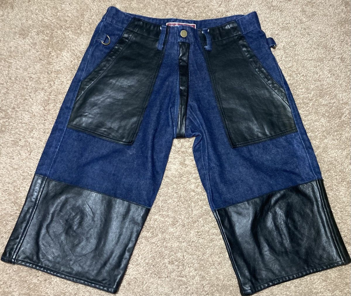 20471120 × Beauty Beast × Japanese Brand AW98 Beauty Beast Dark Knight Leather Denim Patchwork Shorts Size US 32 / EU 48 - 1 Thumbnail