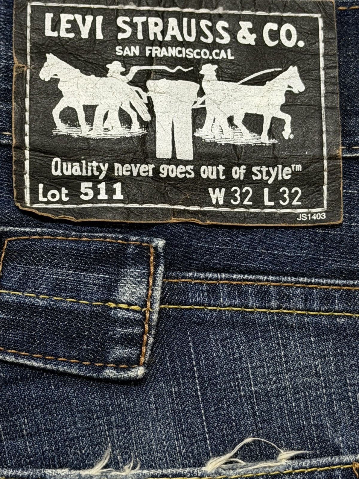 Levi's Vintage Y2K Levis 511 Buckle Back Blue Faded Wash Distress Size US 32 / EU 48 - 6 Thumbnail