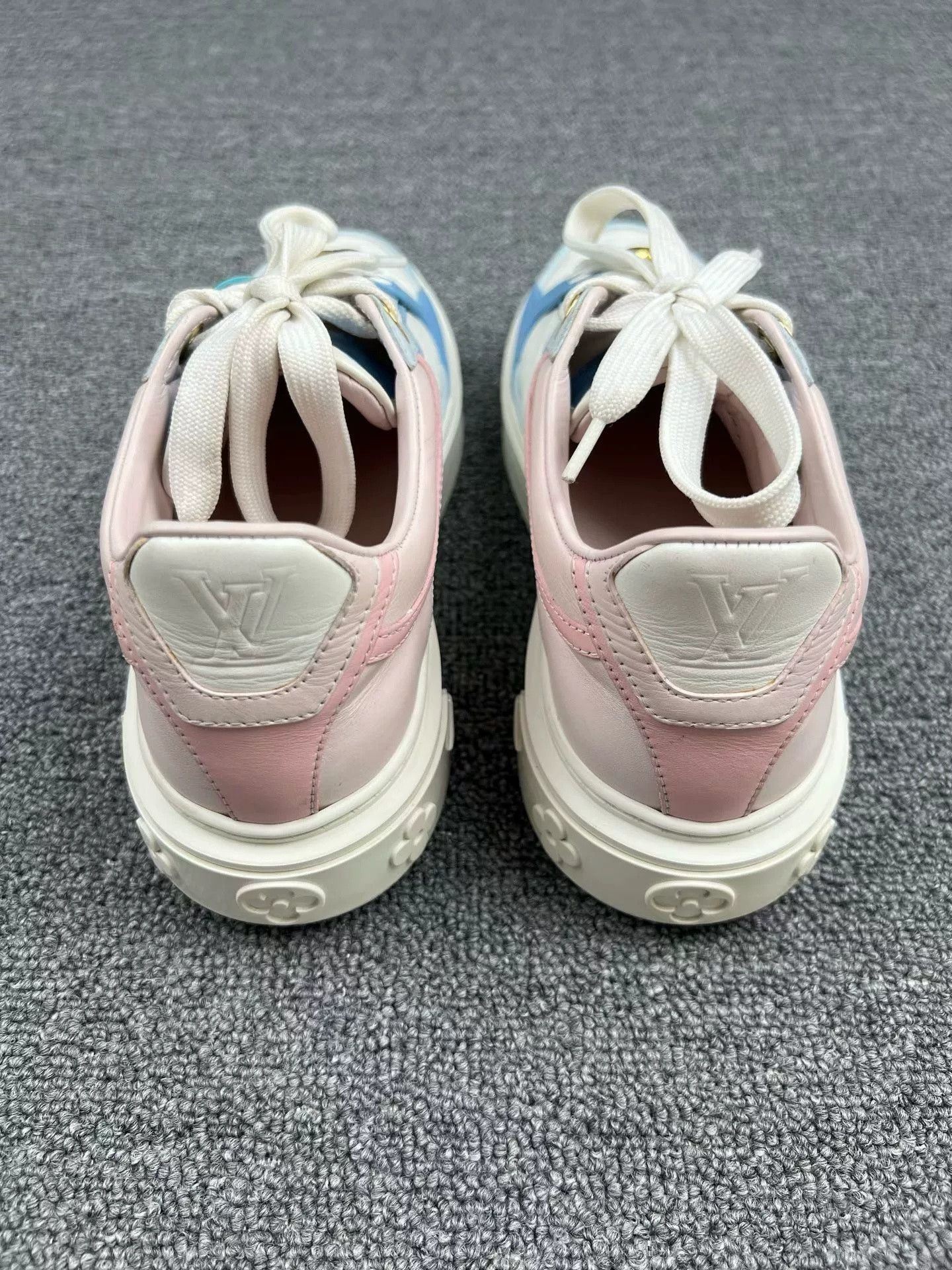 Louis Vuitton Louis Vuitton Timeout Blue White Sneakers Size US XXS / EU 40 - 4 Thumbnail