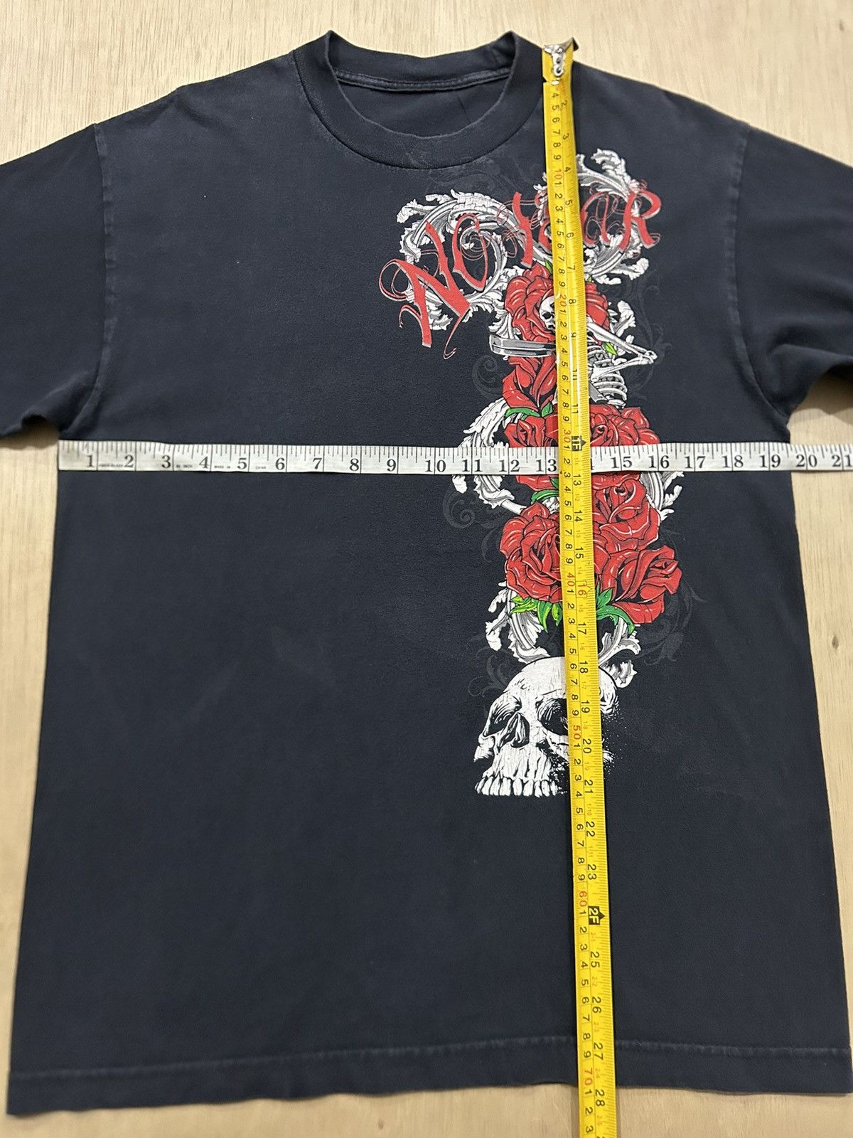 No Fear Vintage 2000s No Fear Skateboard Skull Roses Tee Size US M / EU 48-50 / 2 - 8 Thumbnail