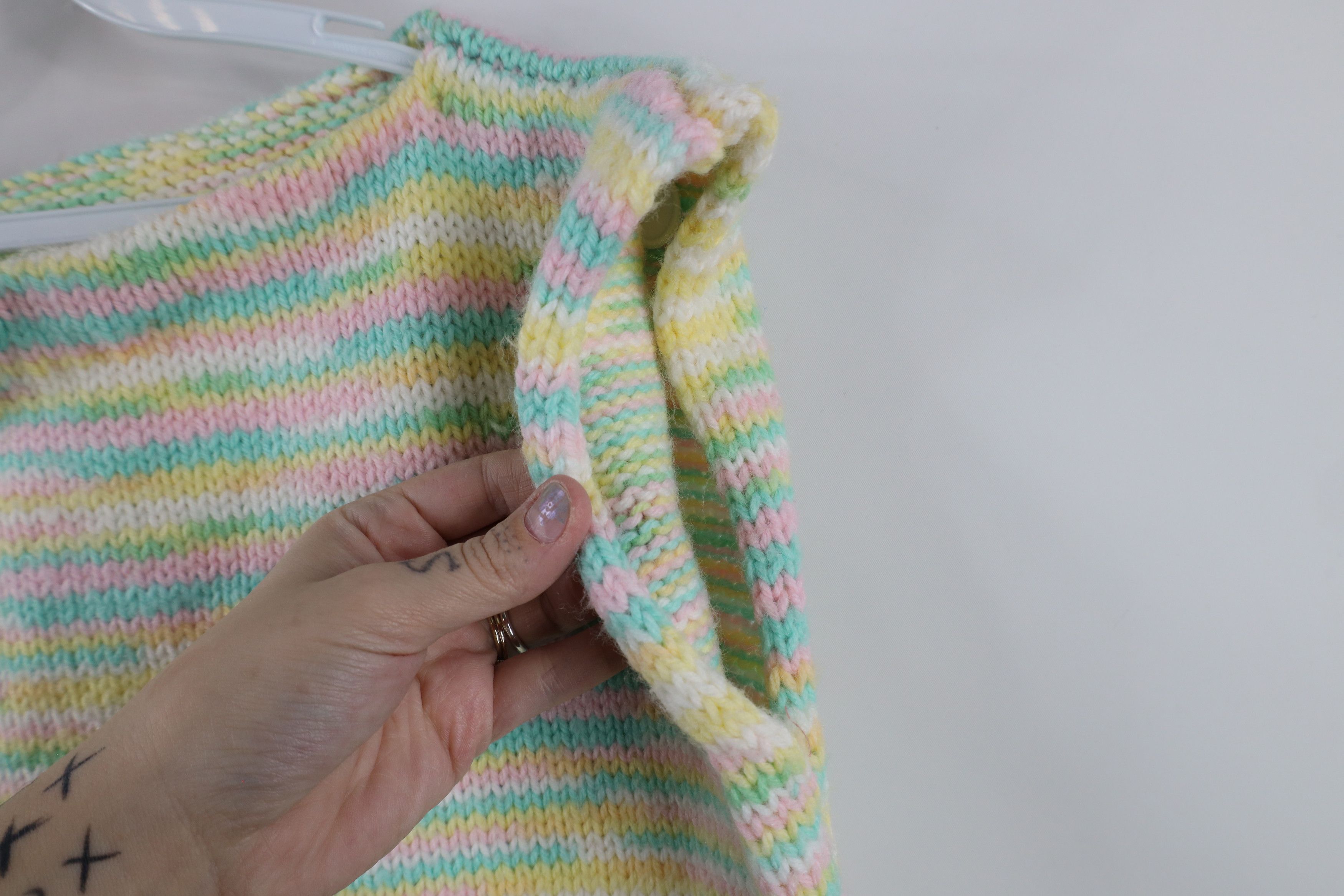 Vintage Vintage 70s Streetwear Knit Boxy Fit Rainbow Sweater Vest Size L / US 10 / IT 46 - 6 Thumbnail
